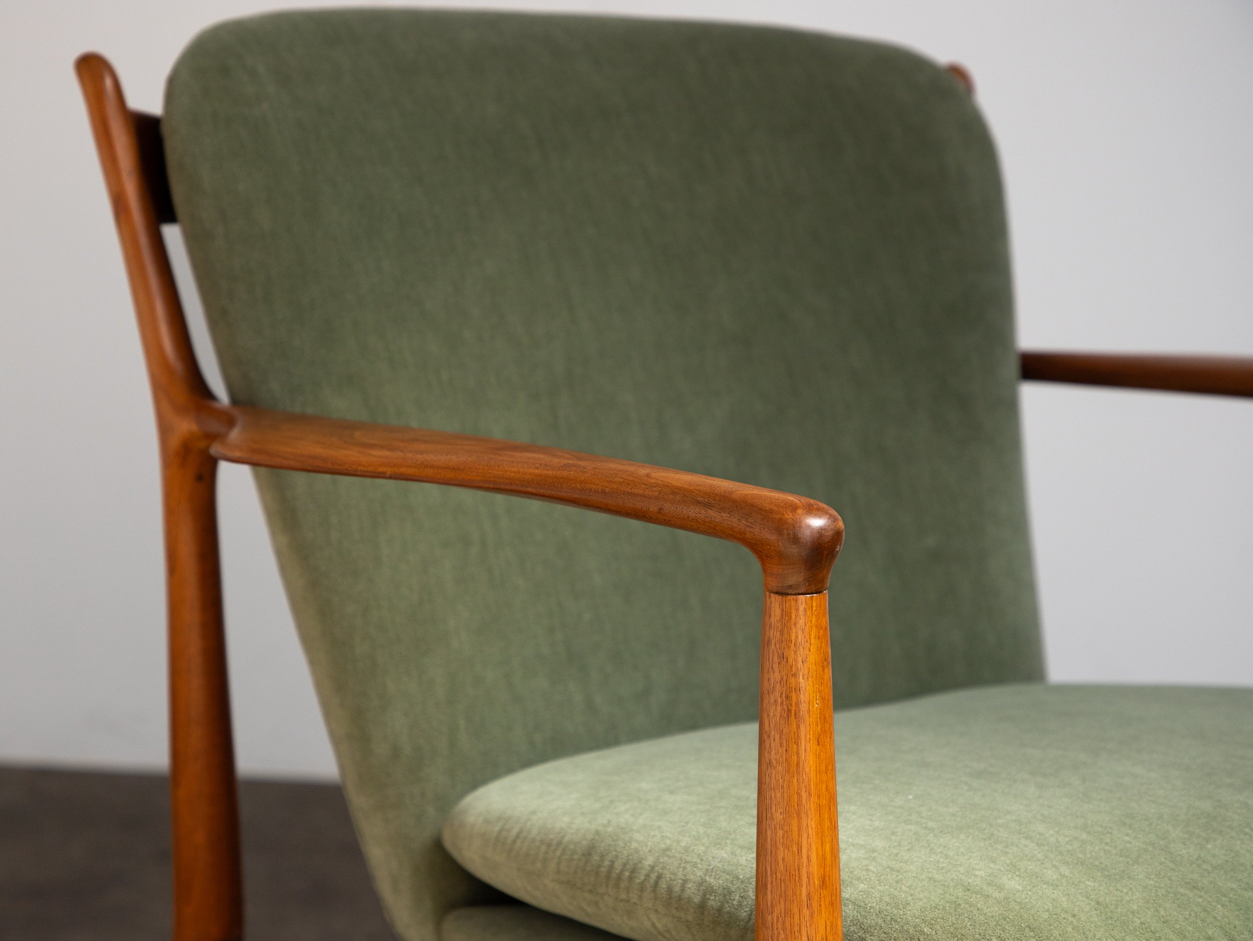 OAMNYC_Finn_Juhl_Baker_Delegate_Chair-6.jpg