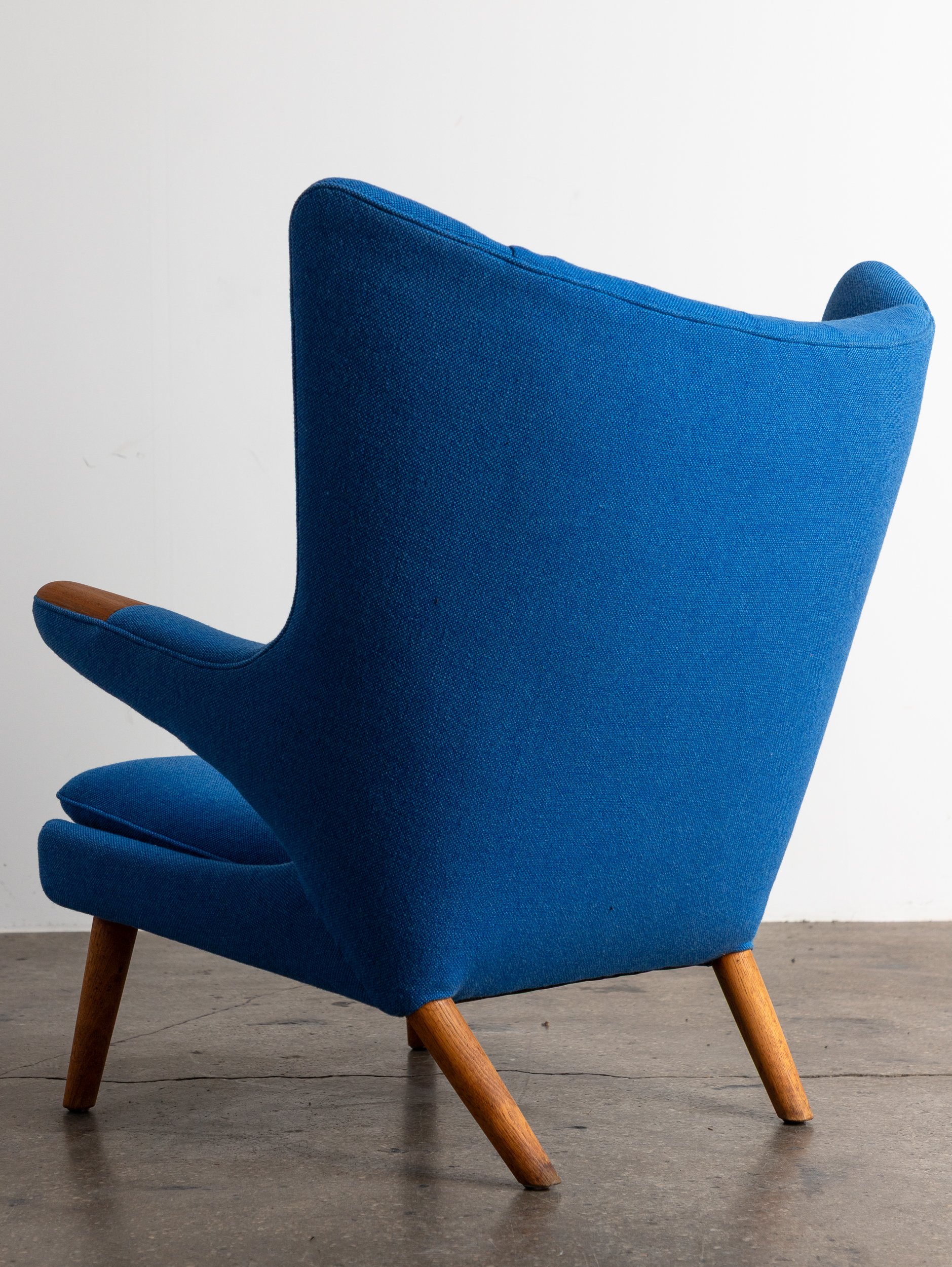 OAM_NYC_Hans_Wegner_Papa_Bear_Chair_Oak-15.jpg