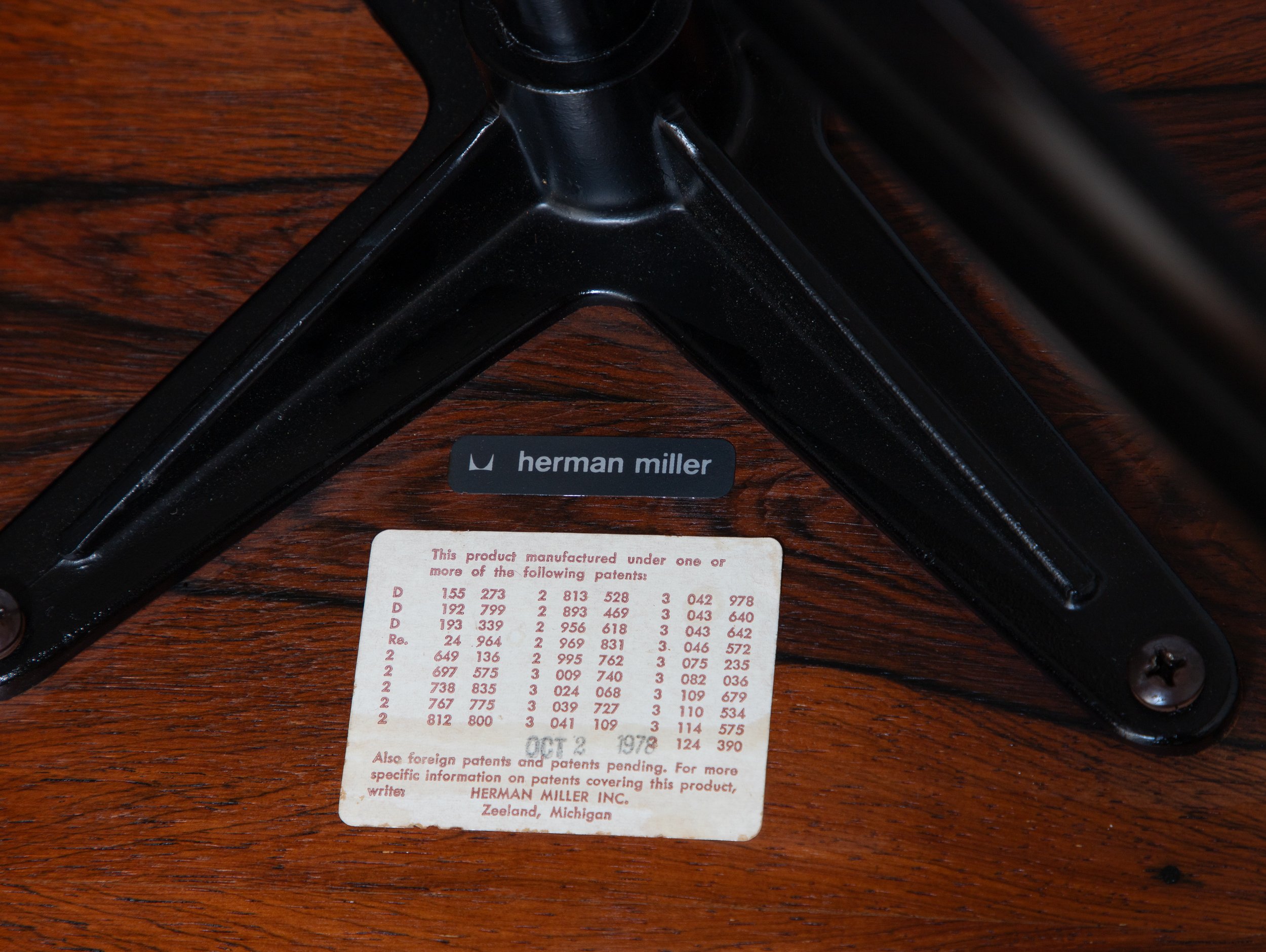 OAMNYC_Rosewood_670_671_Eames_Herman_Miller_Chair-14.jpg