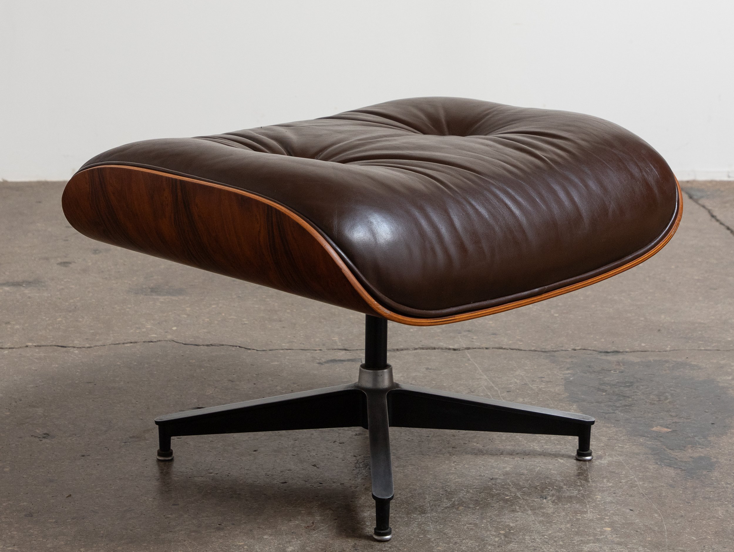 OAM_Eames_Herman_Miller_670_Ottoman_671_Set-15.jpg