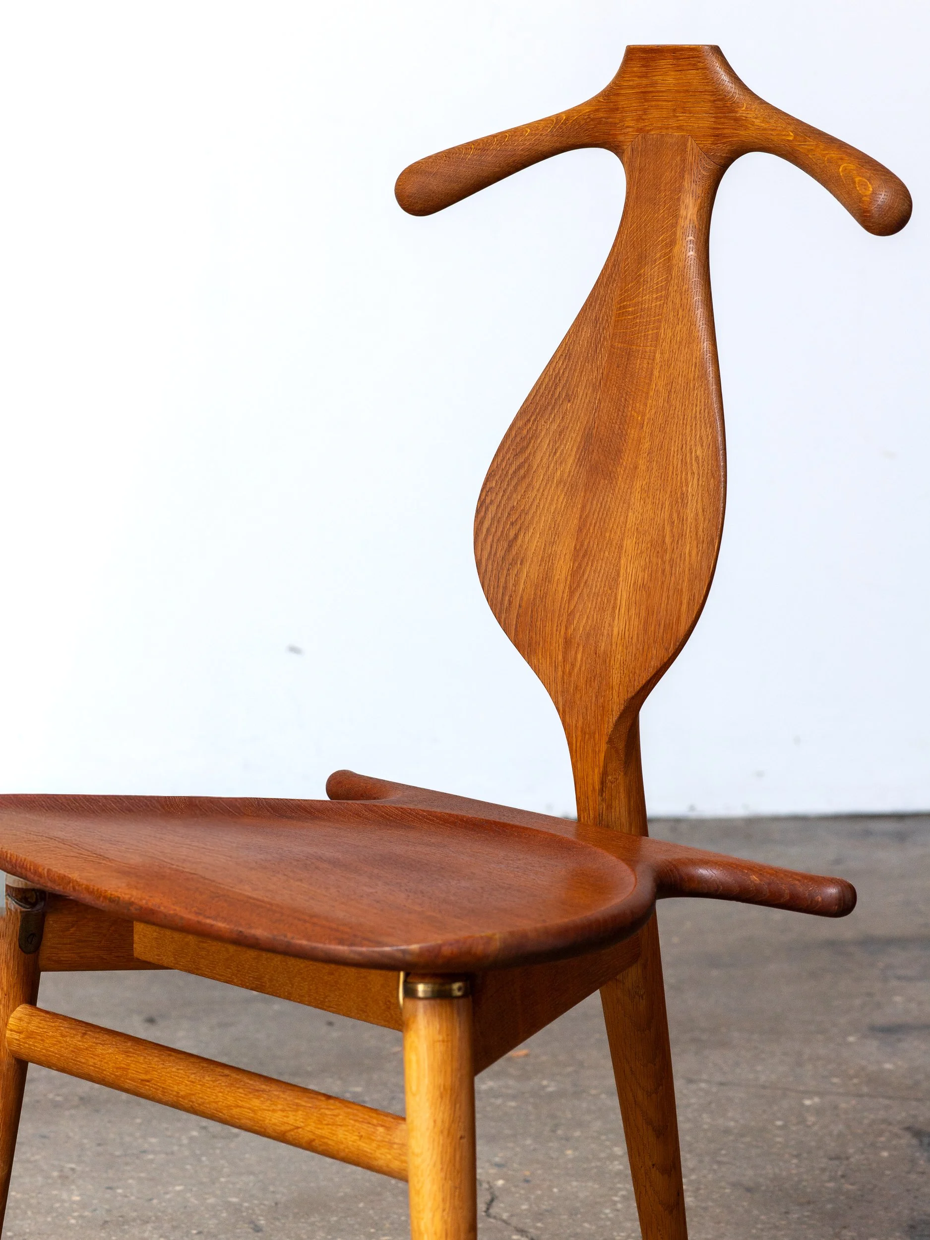 OAMNYC_Valet_Chair_Hans_Wegner-5.jpg