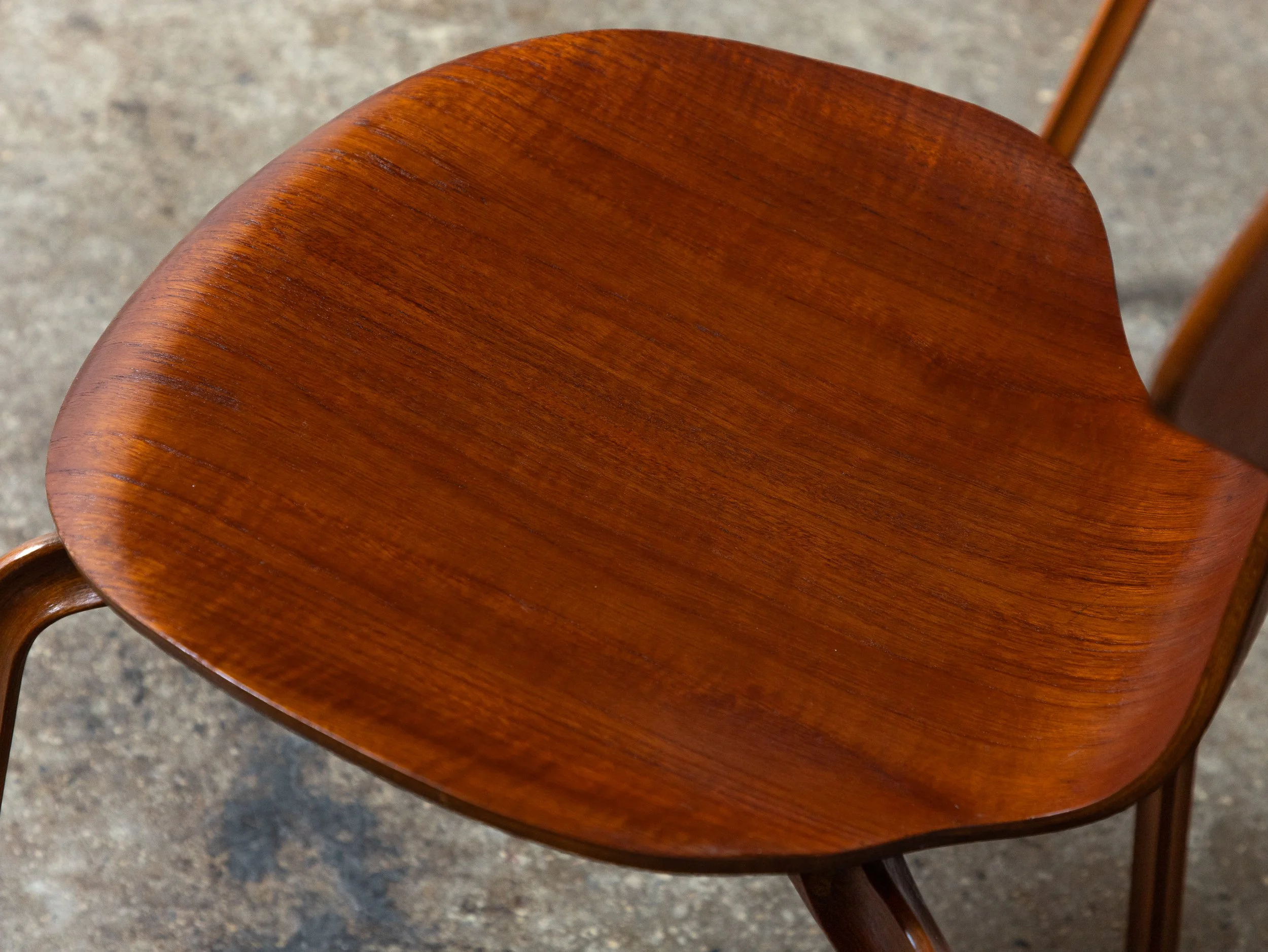 OAM_Arne_Jacobsen_Grand_Prix_Chairs-7.jpg