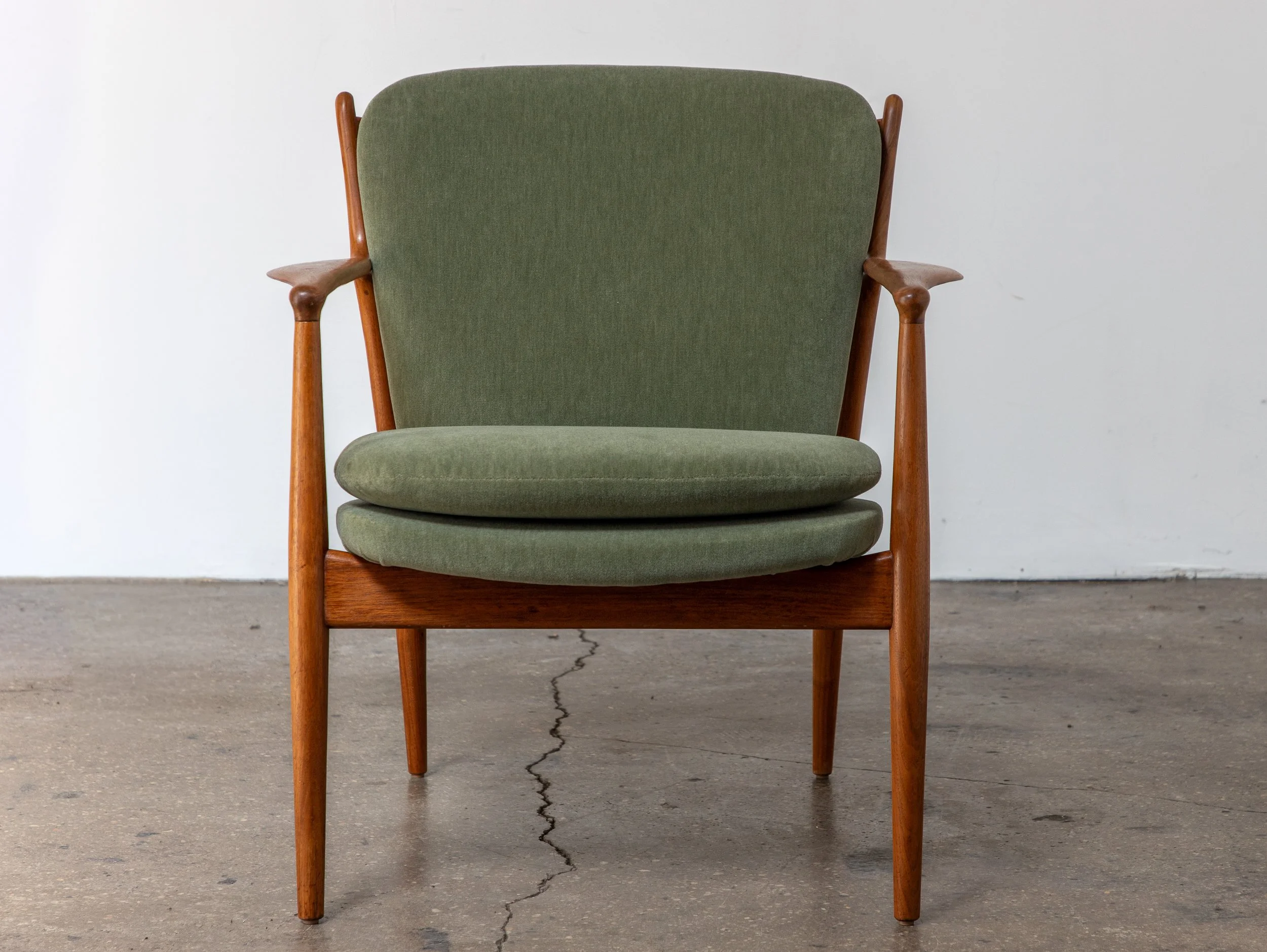 OAMNYC_Finn_Juhl_Baker_Delegate_Chair-3.jpg