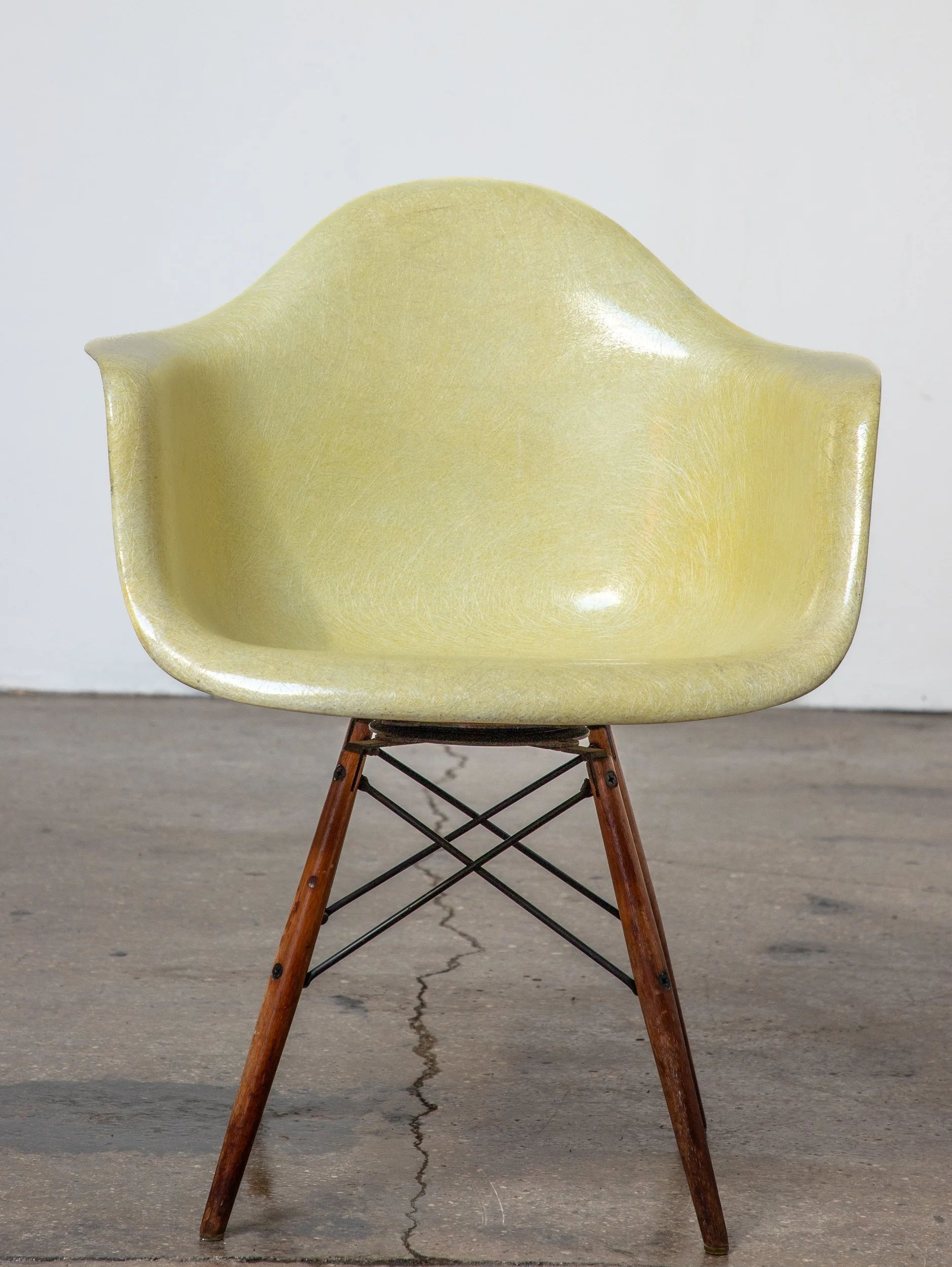 OAM_Zenith_Fiberglass_Eames_Armchair-5.jpg