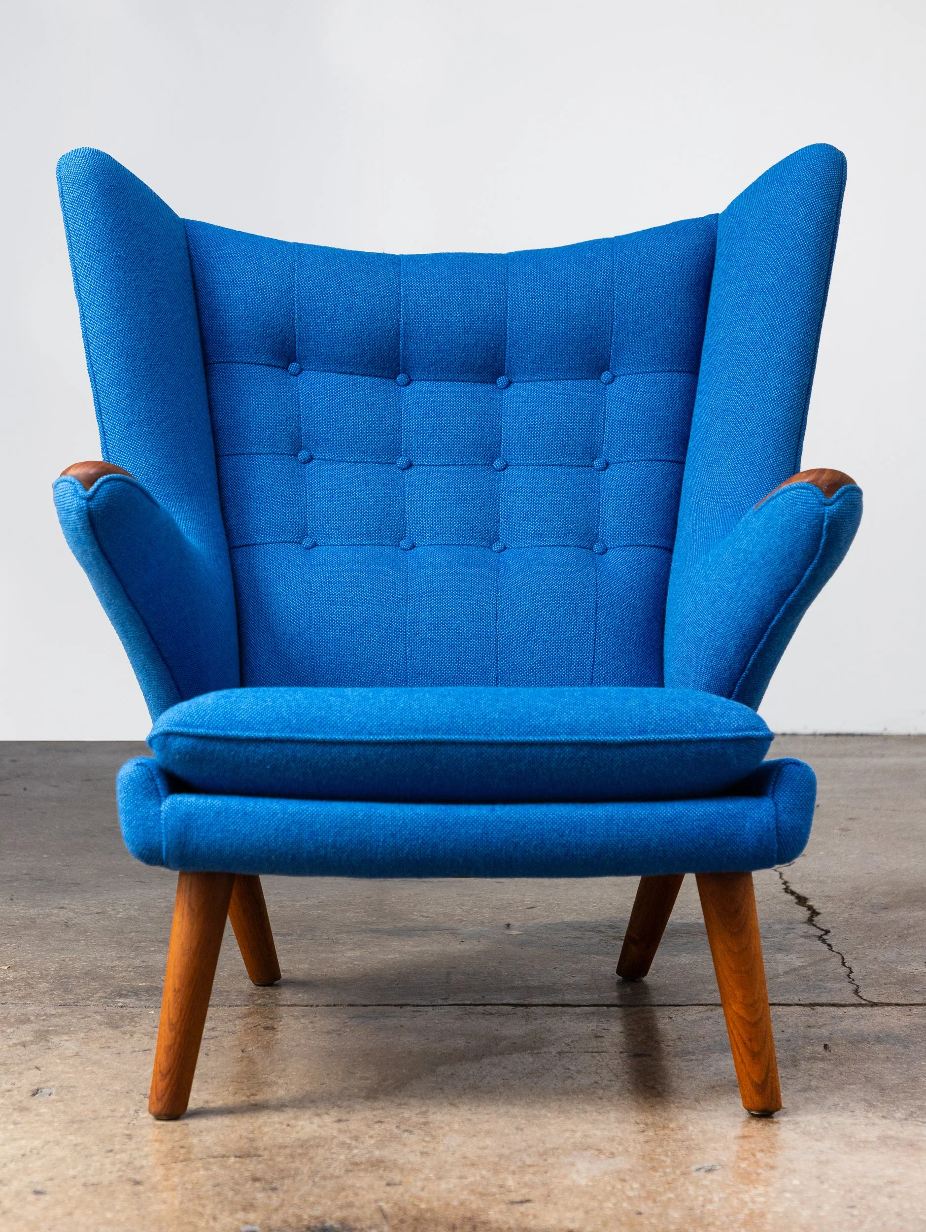 OAM_NYC_Hans_Wegner_Papa_Bear_Chair_Oak-3.jpg