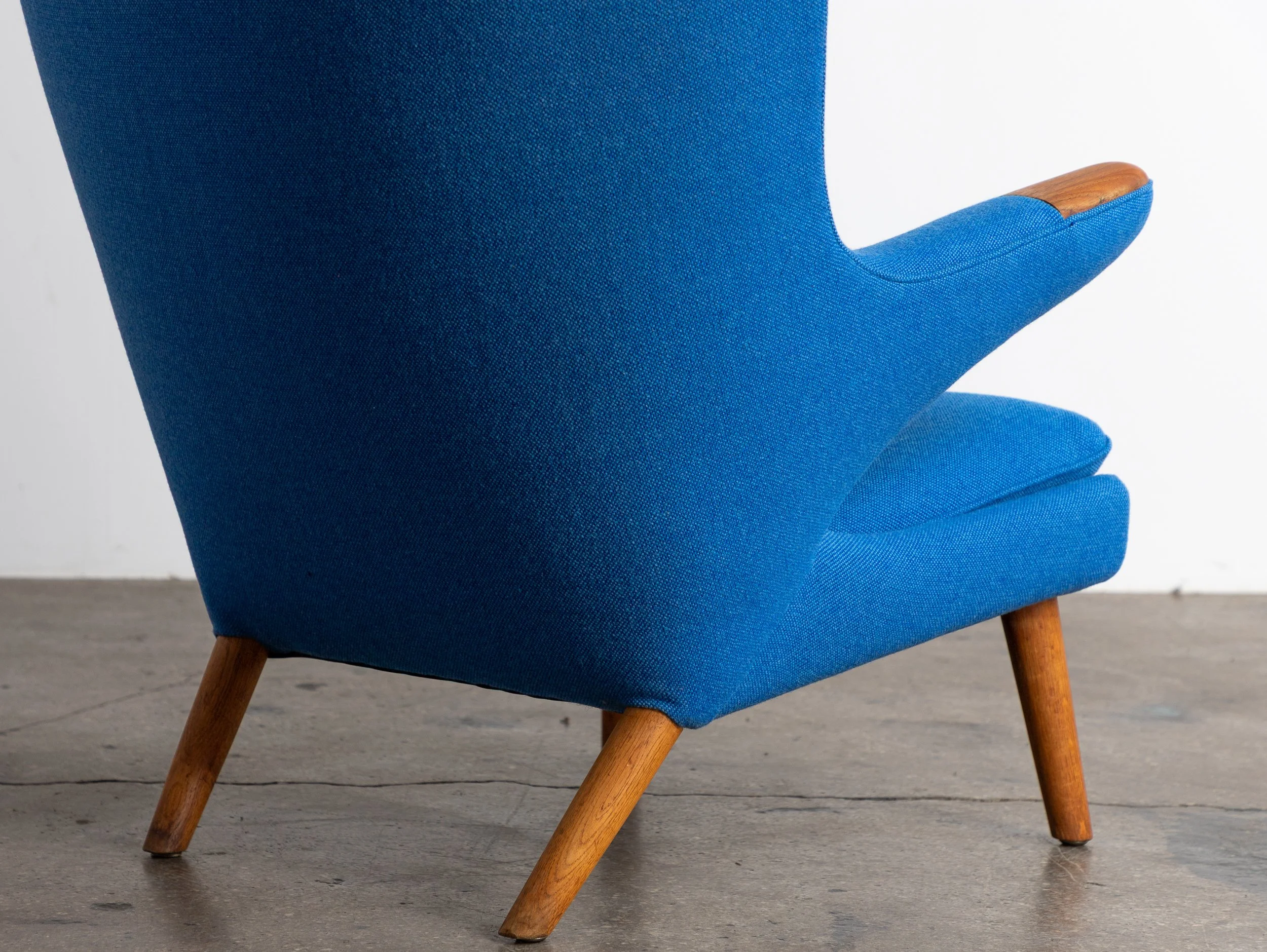 OAM_NYC_Hans_Wegner_Papa_Bear_Chair_Oak-13.jpg