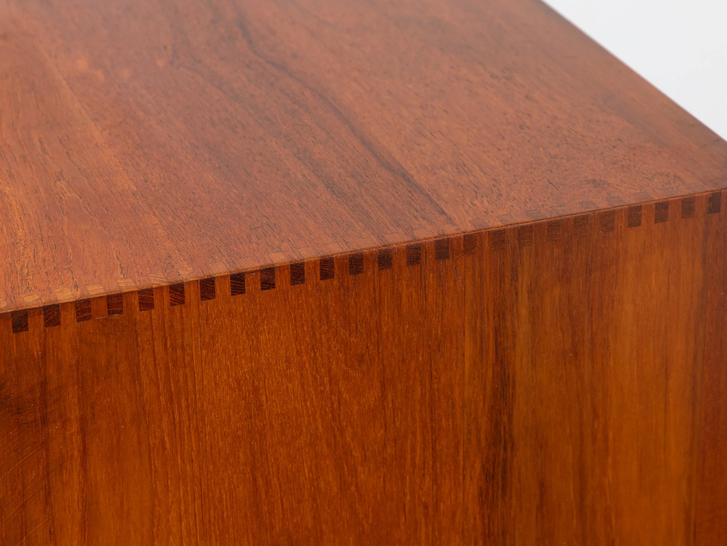 OAM_Peter_Hvidt_Dresser_Number 2-8.jpg