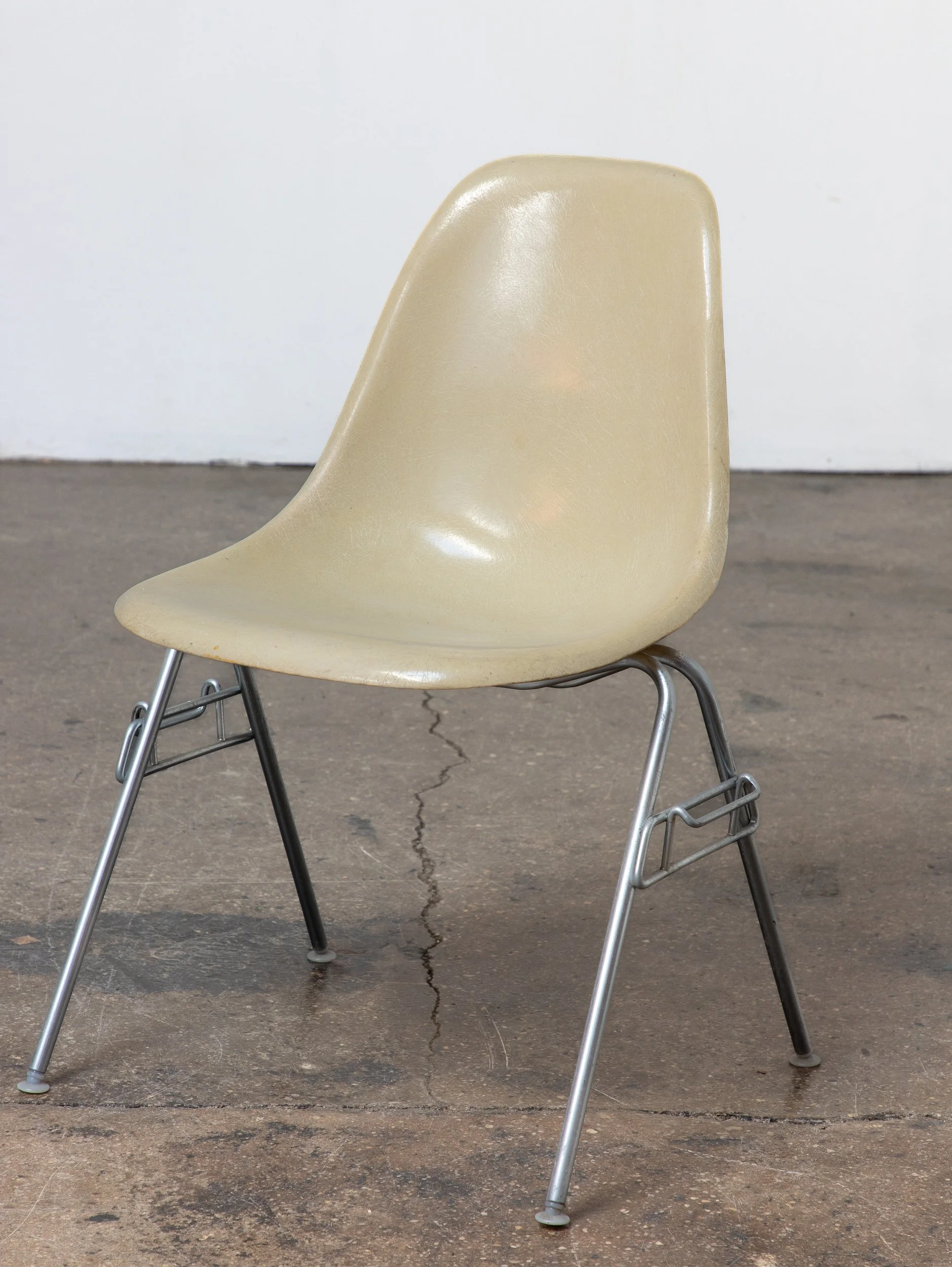 OAM_Eames_Herman_Miller_Shells_Color_Palette_Range_Stacking_Bases_Multicolor-3.jpg