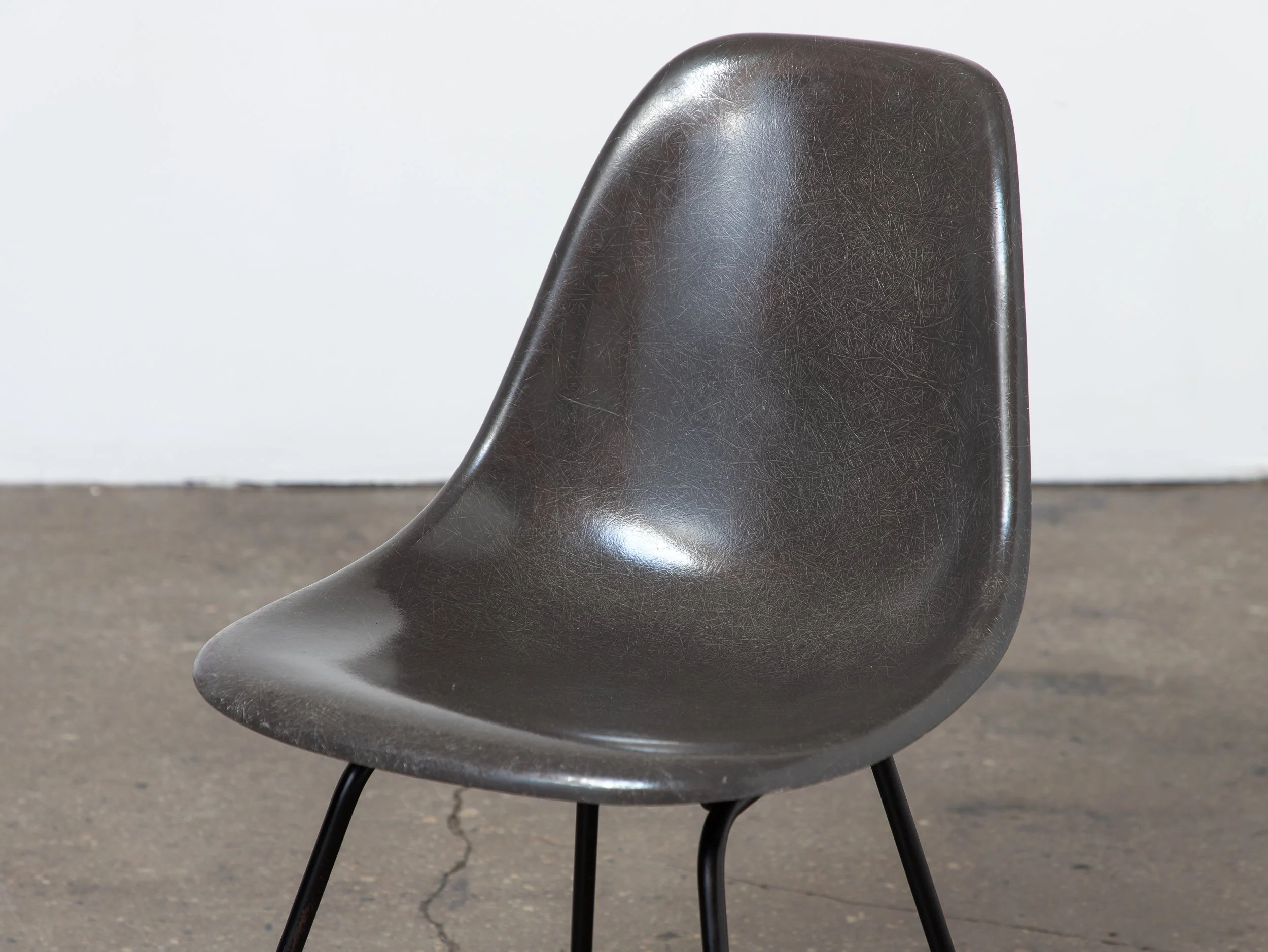 OAM_Elephant_Grey_Eames_Fiberglass_Shell_on_Black_Base-1.jpg