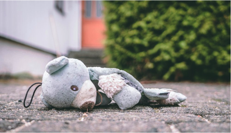 Link Between Childhood Trauma and Binge Eating Disorder in Women