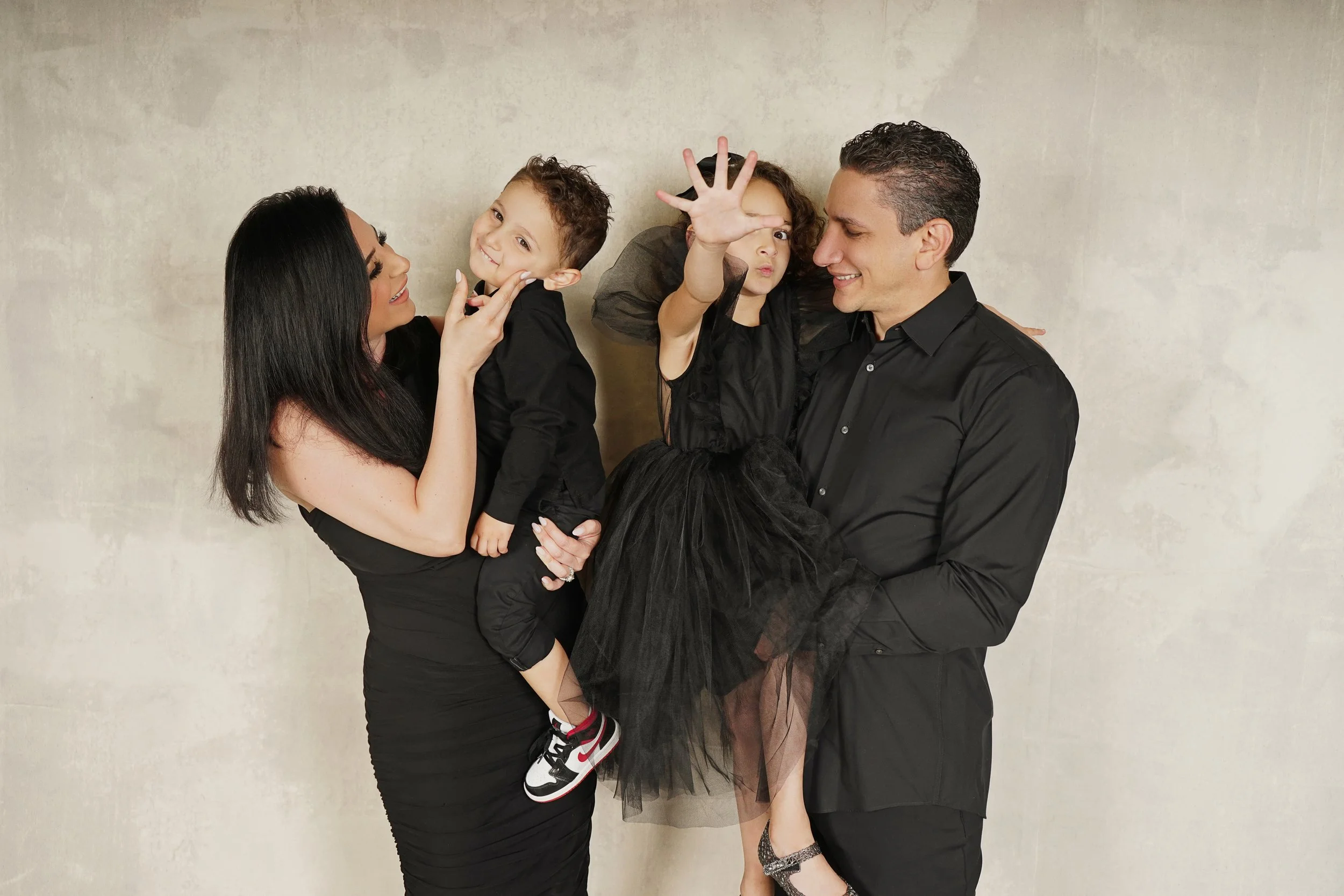 Silva_family20240061 copy.jpg