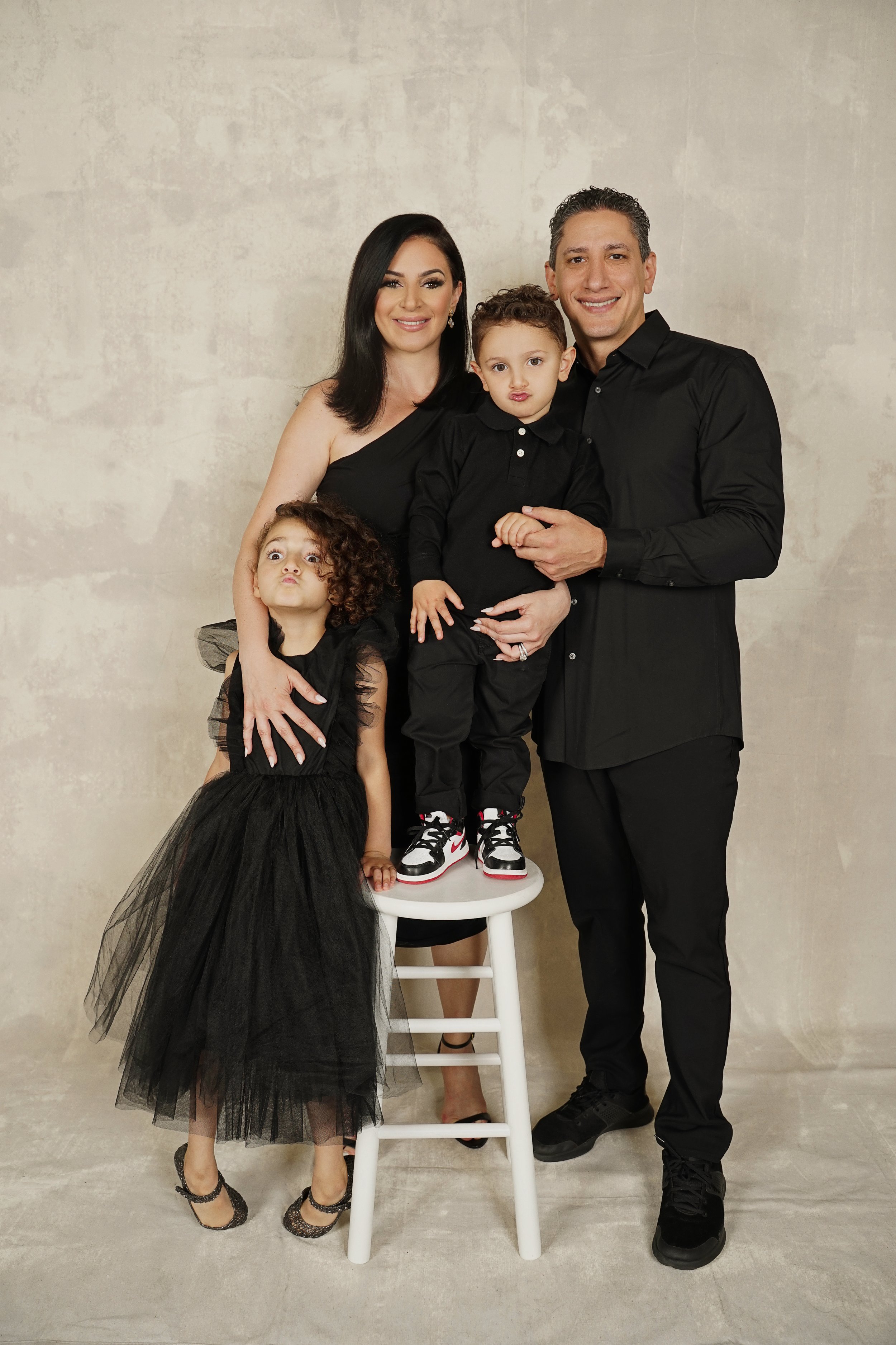 Silva_family20240276 copy.jpg