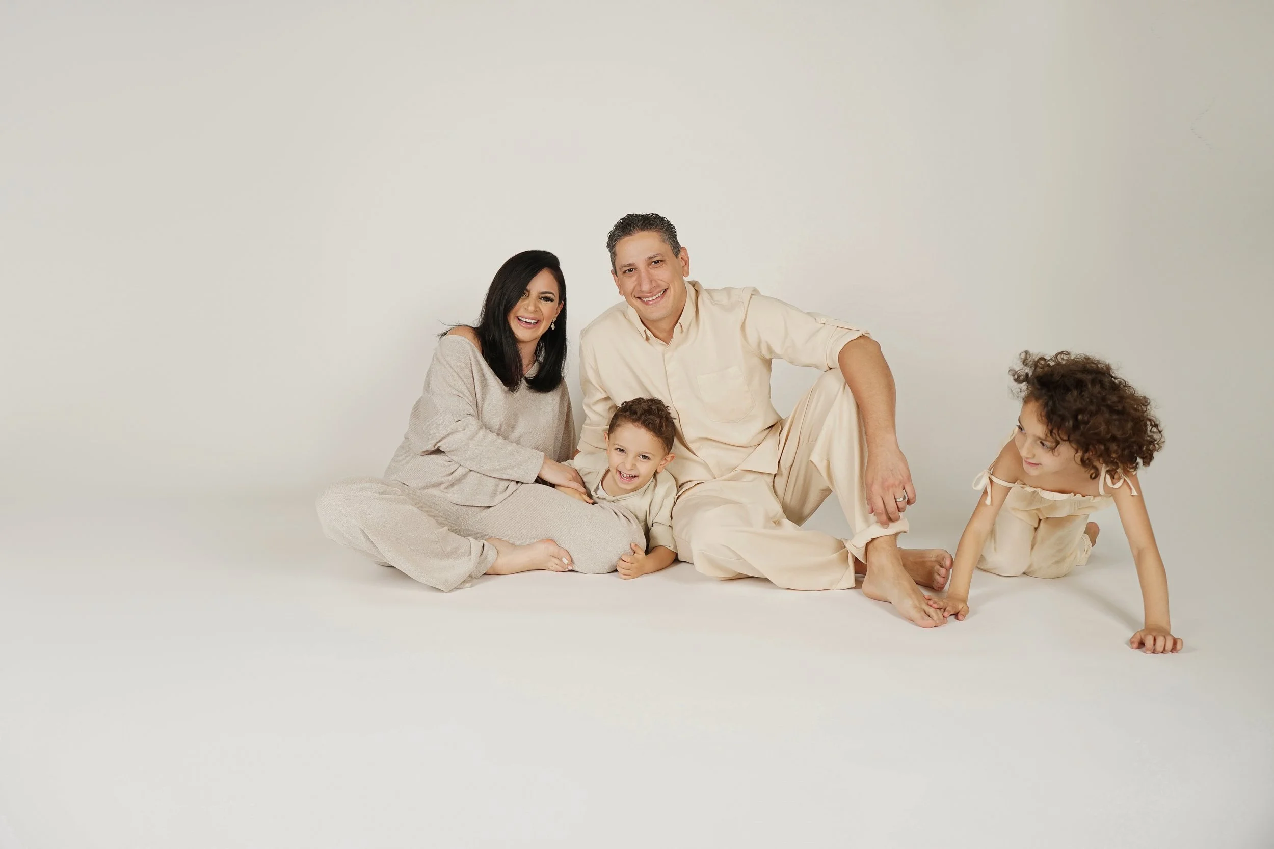 Silva_family20240691 copy.jpg