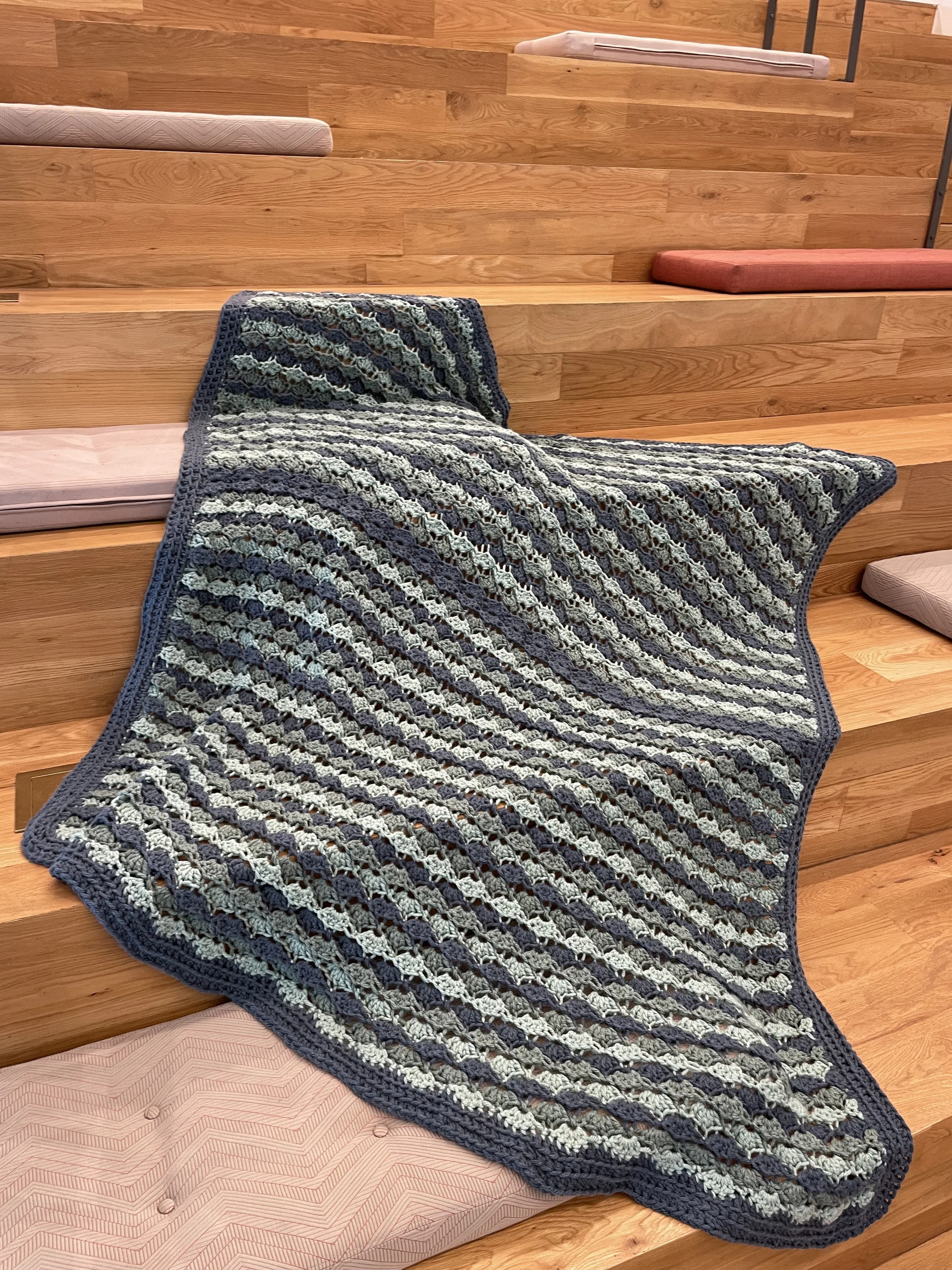Lara Leigh's Sea Scale Blanket (Pattern)