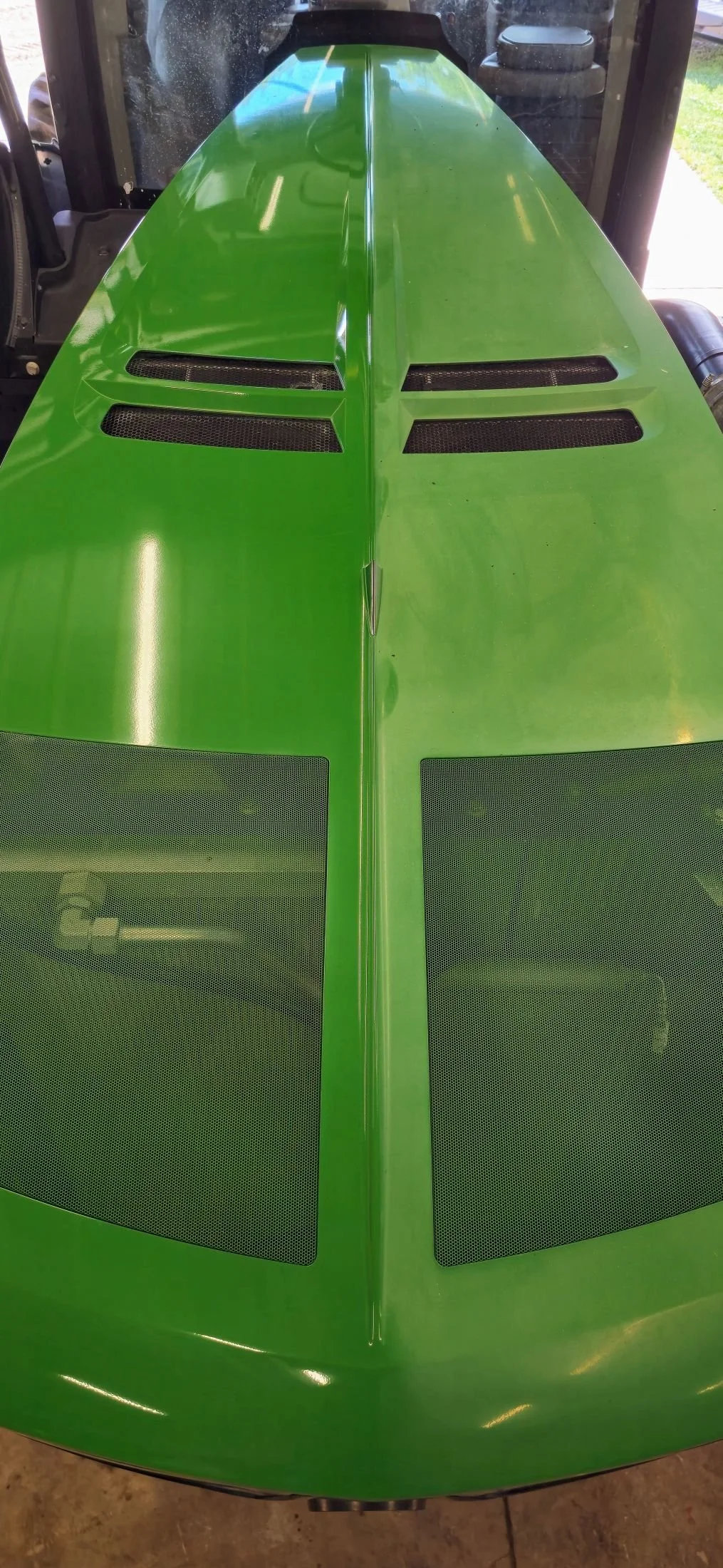 Comparison of oxidized paint versus polished with a ceramic coating.