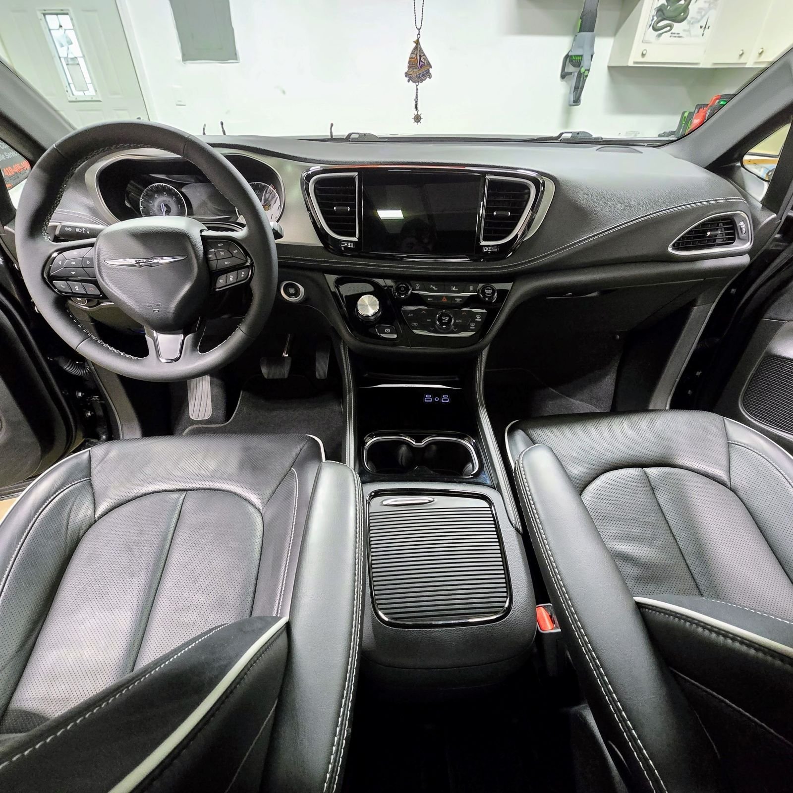 Chrysler Pacifica Interior.jpg