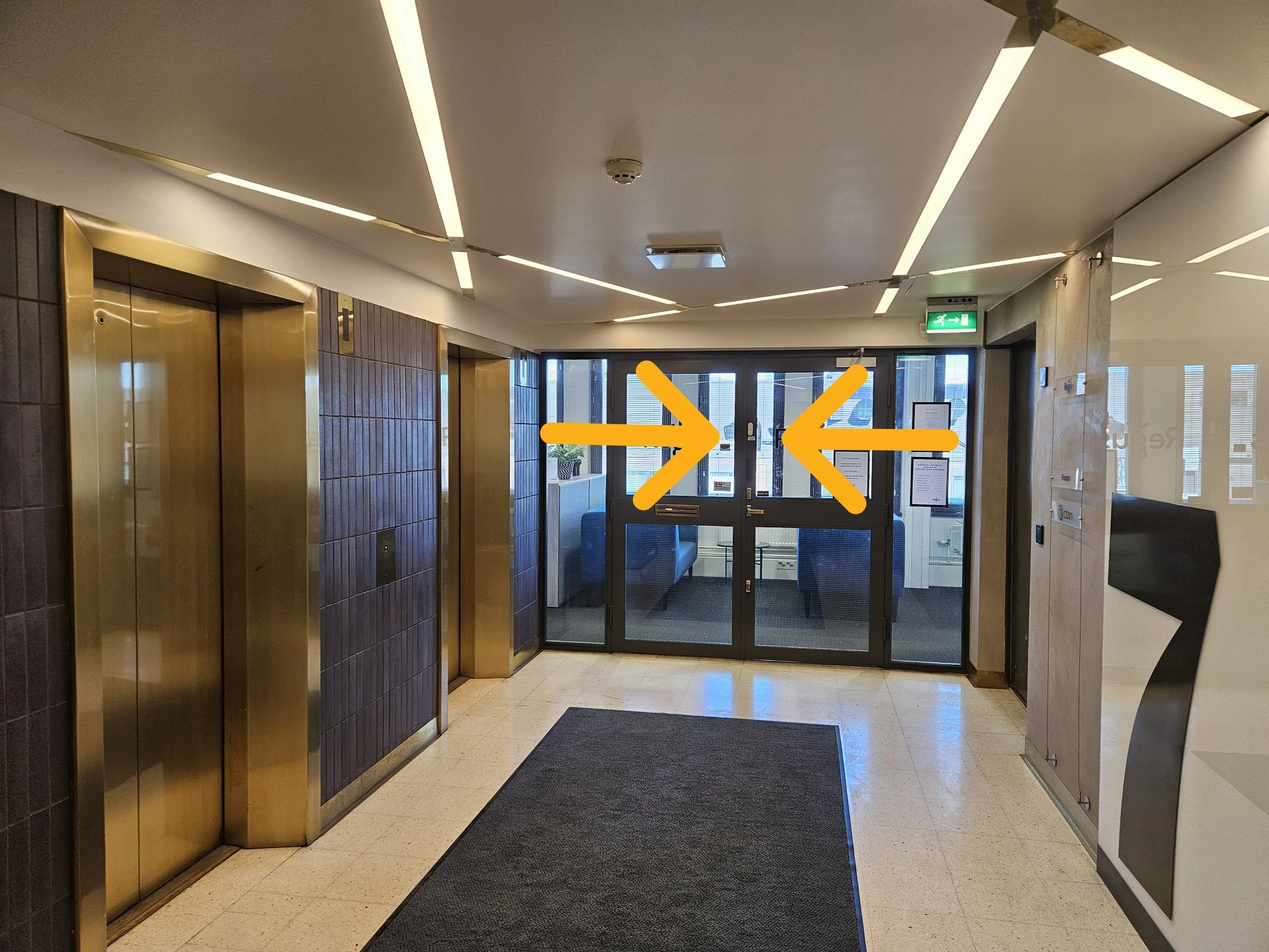7. kerroksen hissiaula
