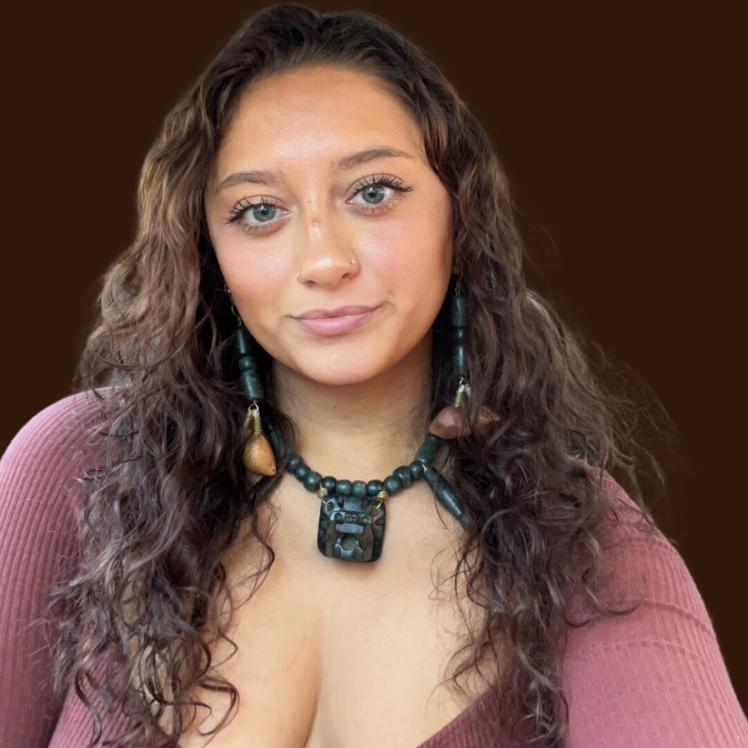 Salachon relatives & comrades, I’m Ále (AH-leh), the Earthen Mami 🤎
I am a Birthworker (doula), artist & activist located in Seattle, WA. I come from the Maya Ch’ortí, Lenca & Garífuna/Garínagu In