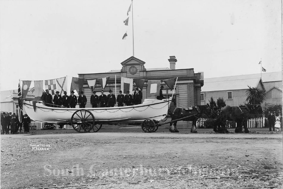 Historical photo: Alexandra lifeboat and crew in parade, 1909