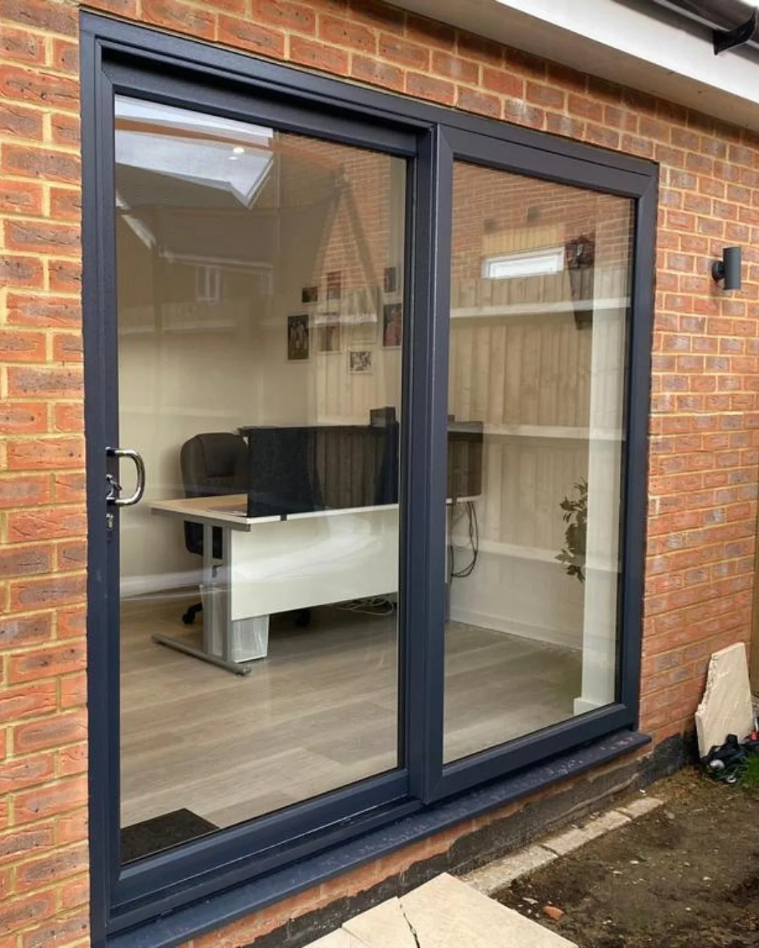 A separate workspace allows you to &ldquo;go to work&rdquo; without leaving home, maintaining boundaries between professional and personal life. No more interruptions from household noise or blurred lines between home and office. Thoughtfully designe