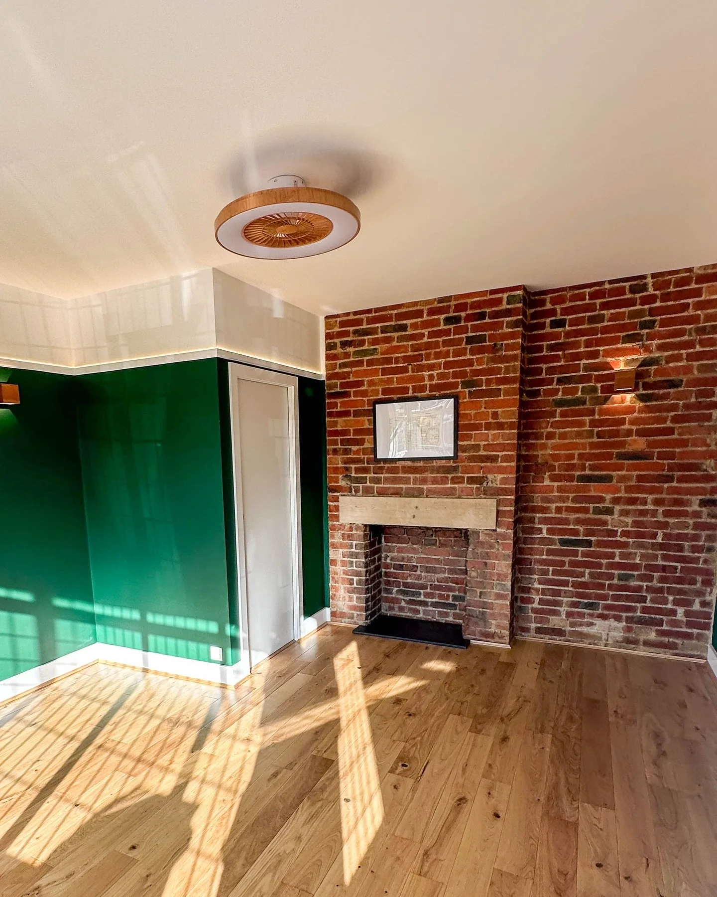 The balance between light and colour sets the tone in this space. As you enter, your eye is drawn straight to the window. A simple moment that hints at the building&rsquo;s past life as a nunnery.&nbsp;
&nbsp;
We incorporated dimmable LED lighting in