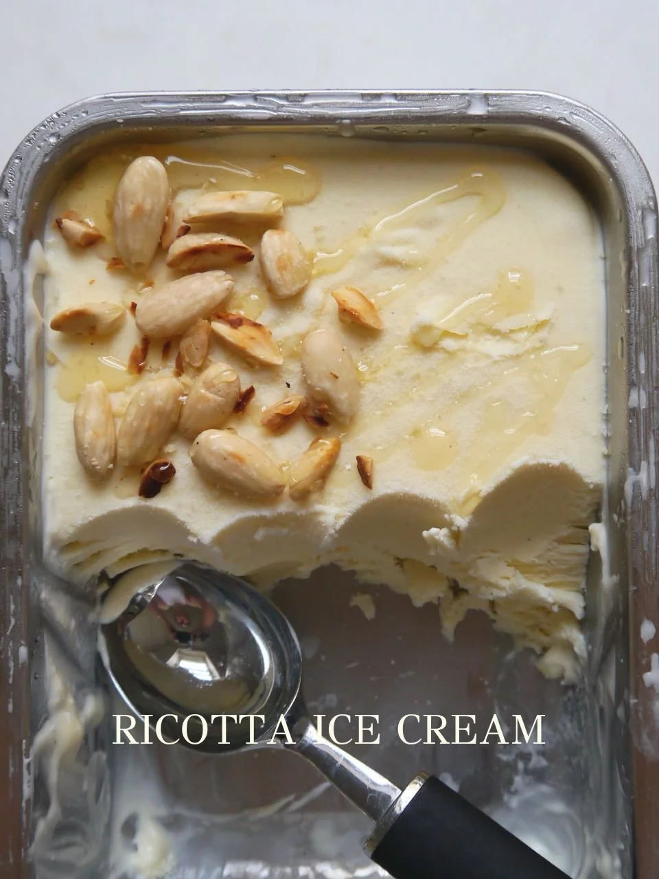 I just had a look at my weather app and we&rsquo;re in for a heatwave this weekend in London! 🙌☀️

Which calls for one thing - ice cream. 🍨

I made this a couple of years ago and it&rsquo;s been my go-to summer sweet ever since. 

It tastes incredi