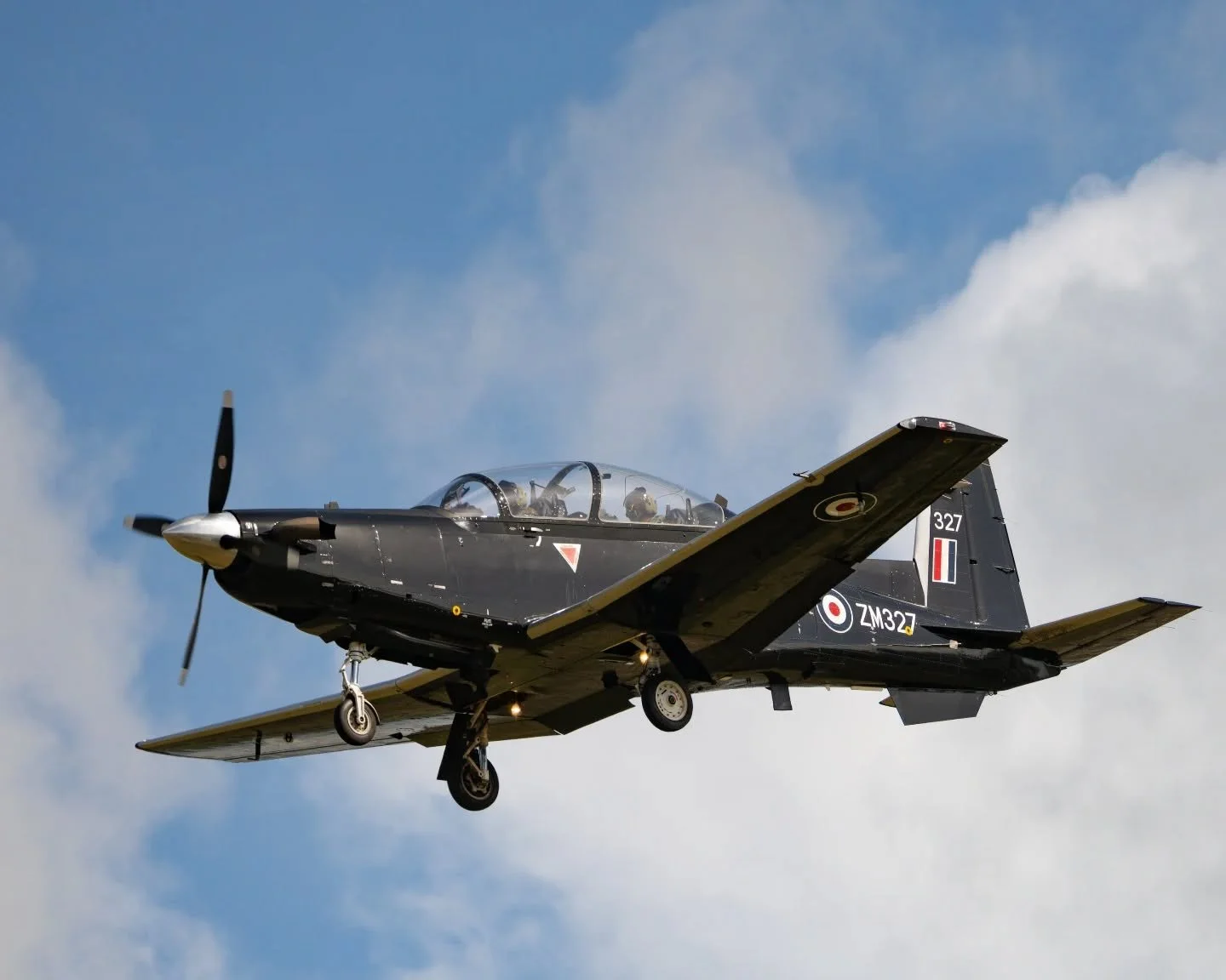 Fast jets and turboprops in action over Wales. 🏴󠁧󠁢󠁷󠁬󠁳󠁿
Managed to catch both the Tucano and the Hawk T2 trainers on approach while on holiday near RAF Valley. Which Plane is your favourite?
​#RAFVAlley #Aviation #JetLife #WalesHoliday #Photogr