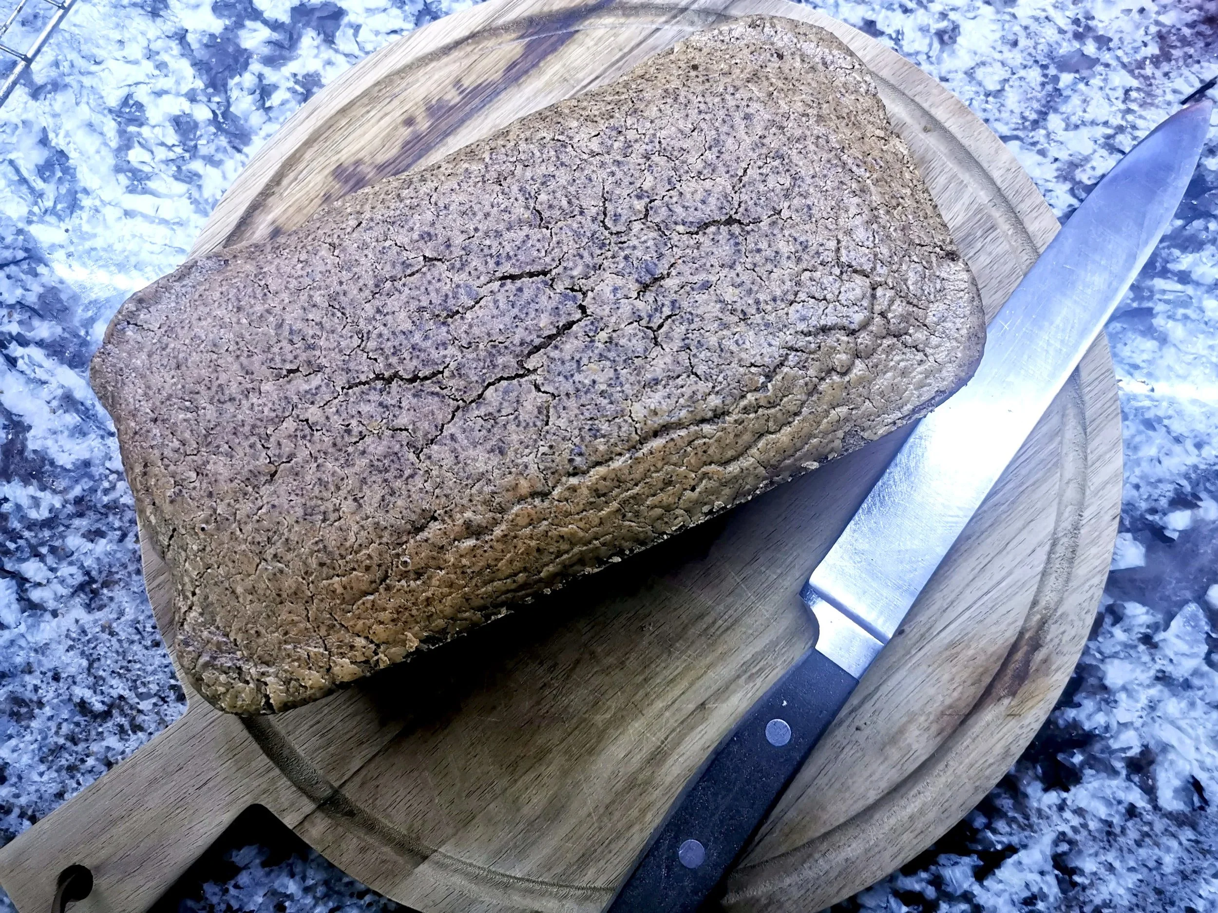 walnut+bread+on+board.jpg