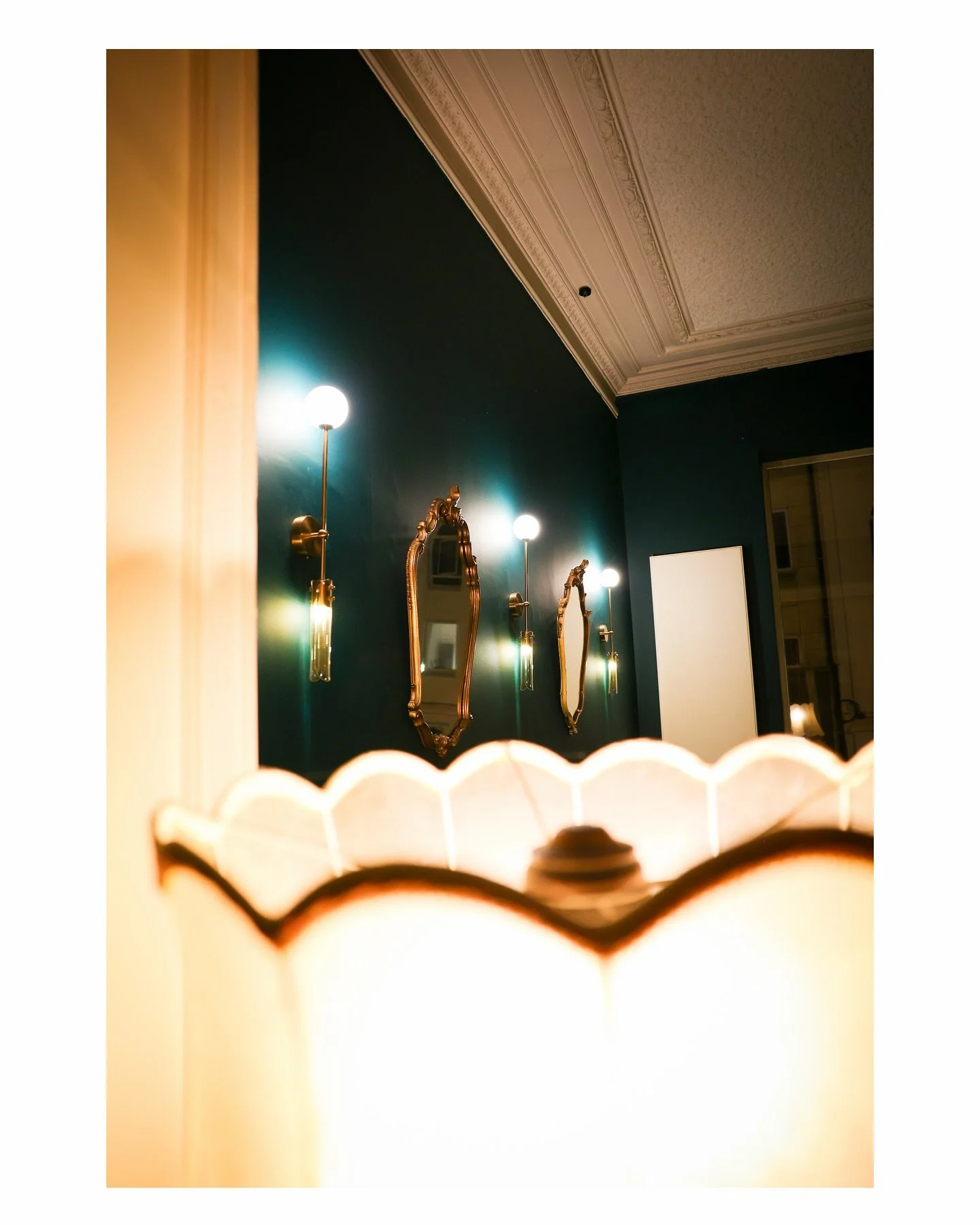 Born from nothing but passion and vision, this intimate space is where magic meets love.
Every detail whispers the care and energy we have poured into it, telling our story so that you can truly feel it the moment you step inside and live it intimate