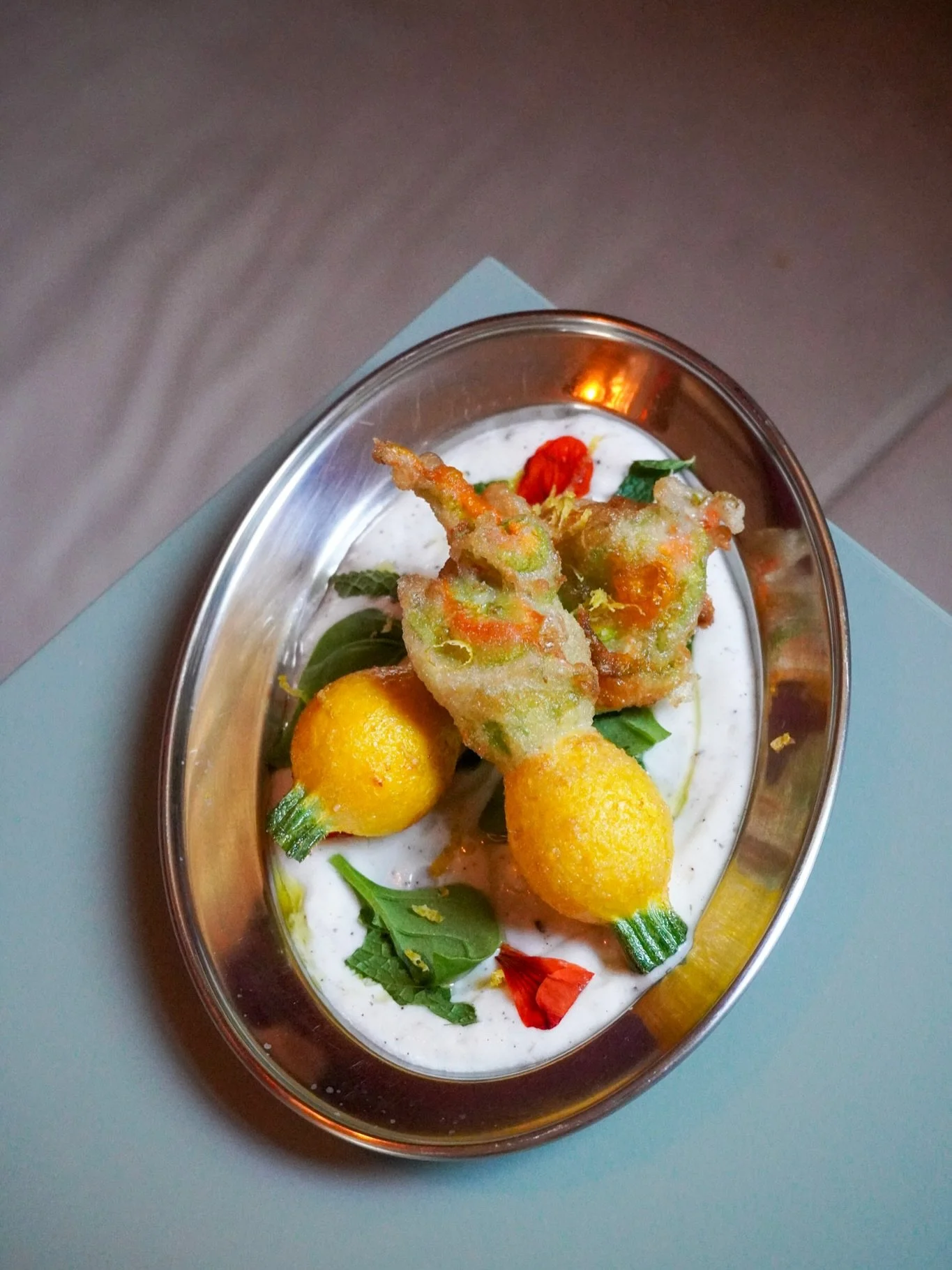 We know you are hungry and looking for something fresh! 

New in the menu: 

Flower me tender 
Fleurs de courgette farcies &agrave; la ricotta fra&icirc;che, olives leccino, zaatar, yaourt, agrumes et menthe.