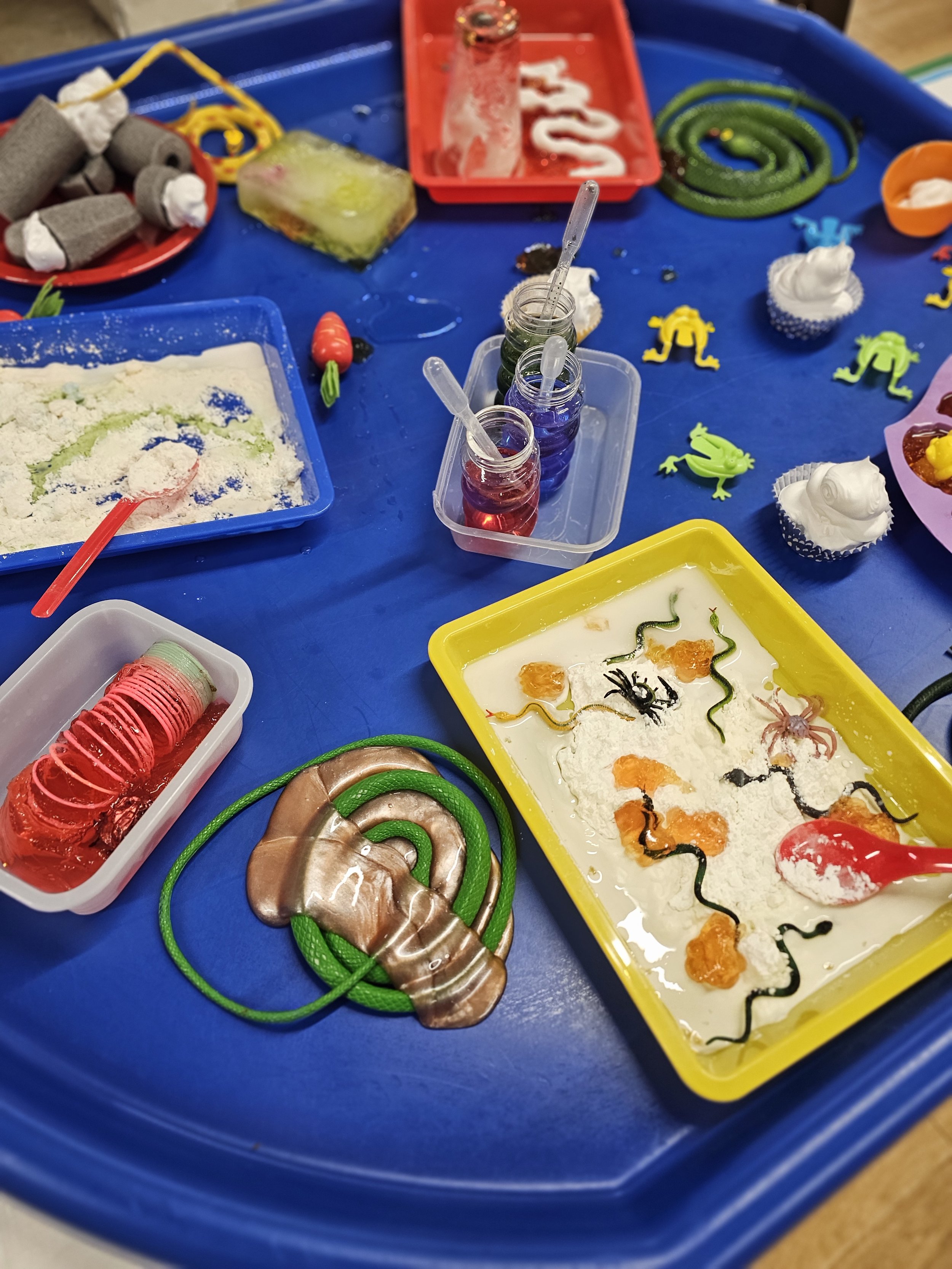 MEGA MESSY PLAY - inspired by ‘Dragons &amp; gools’ 