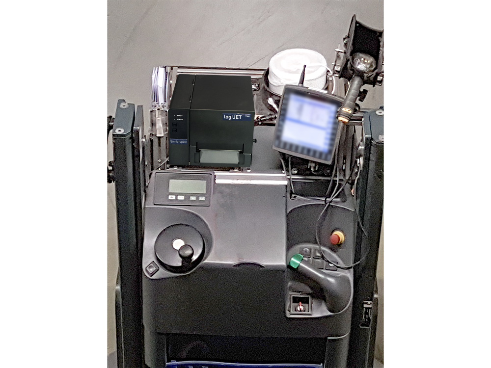 logiJET TM4 printer mounted on a forklift truck