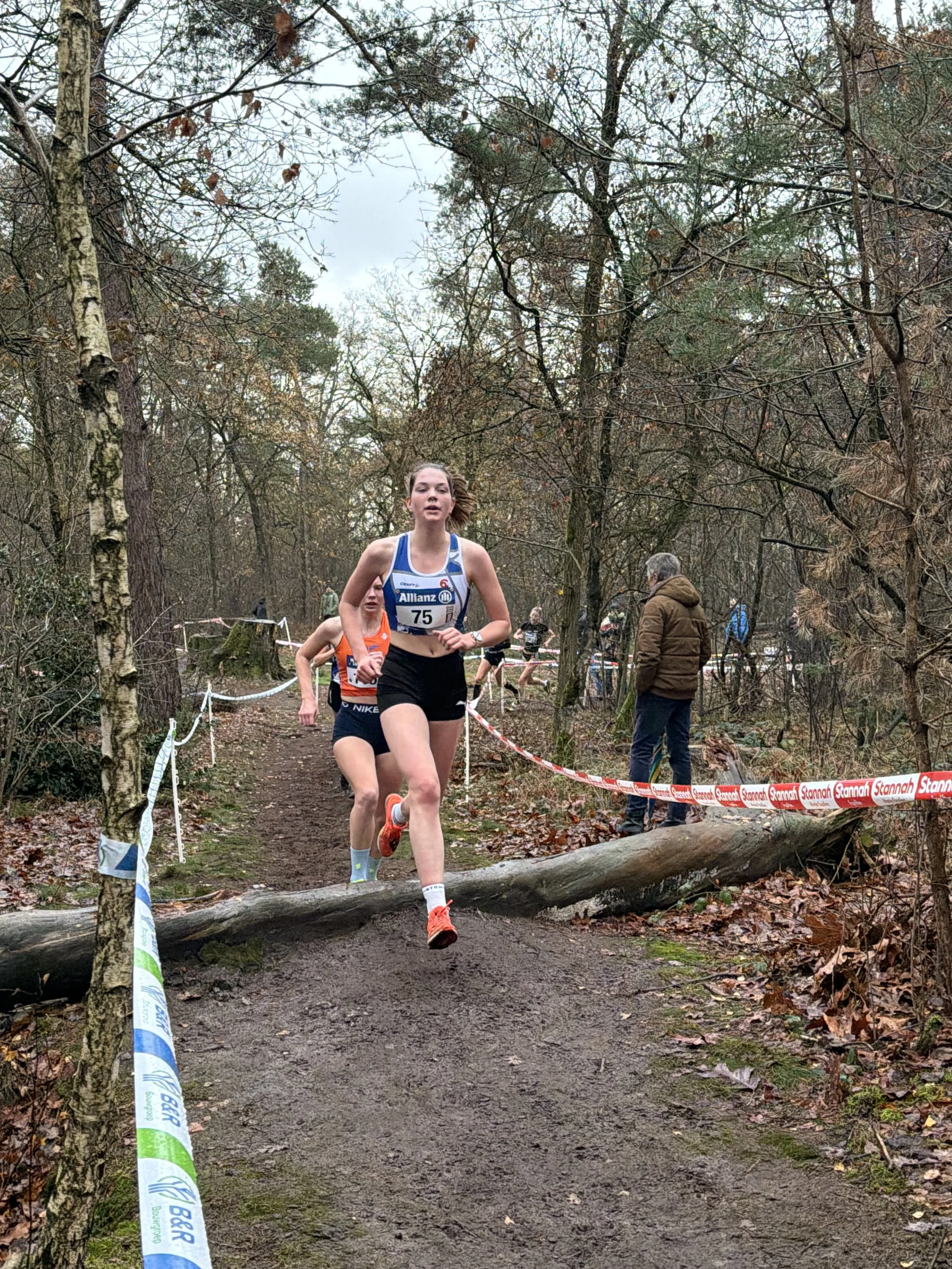 Winst voor Maxine Smet en brons voor Paulien Rijnders in Arendonk.