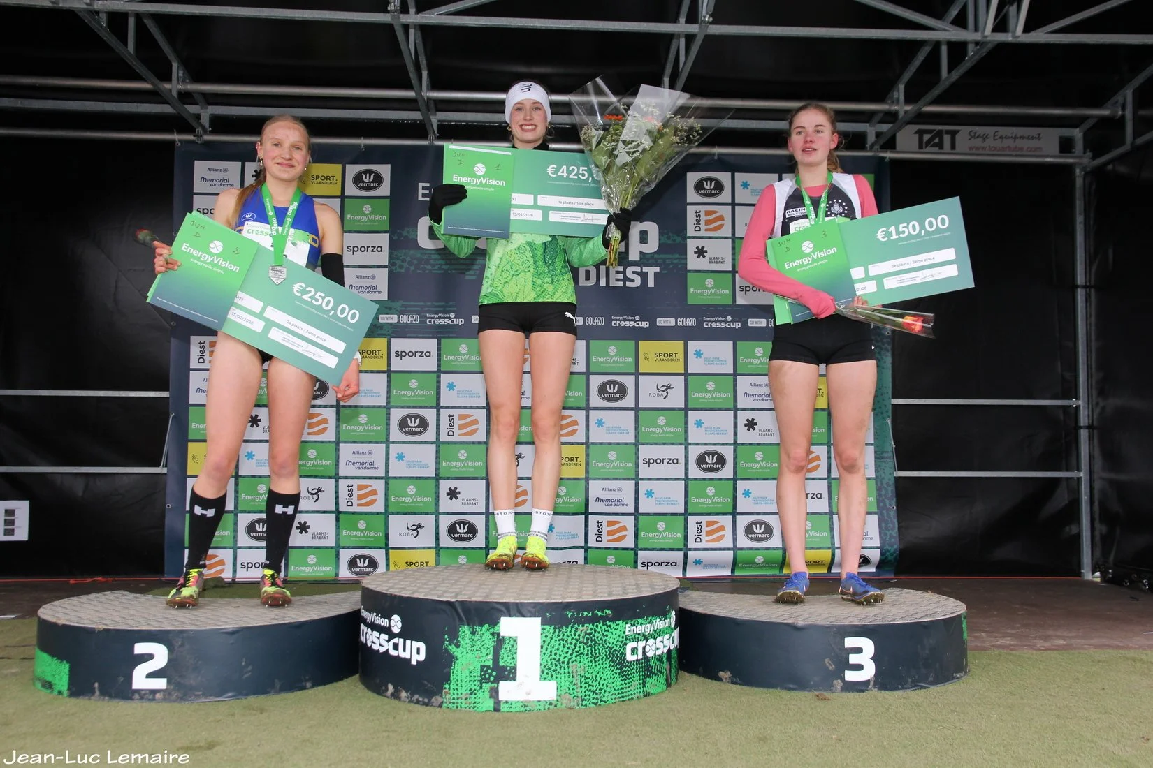 Overwinning in de CrossCup finale in Diest goed voor CrossCup eindwinst voor Laure Verrijcken.