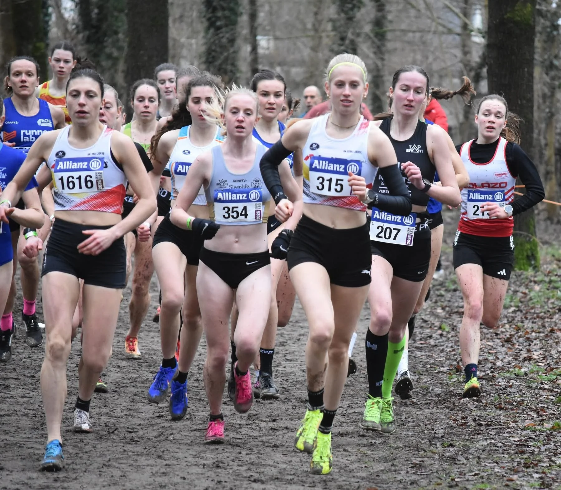 Een gouden en een zilveren medaille op het Vlaams Kampioenschap veldlopen en een chocoladen medaille op het BK AC 4x400m.