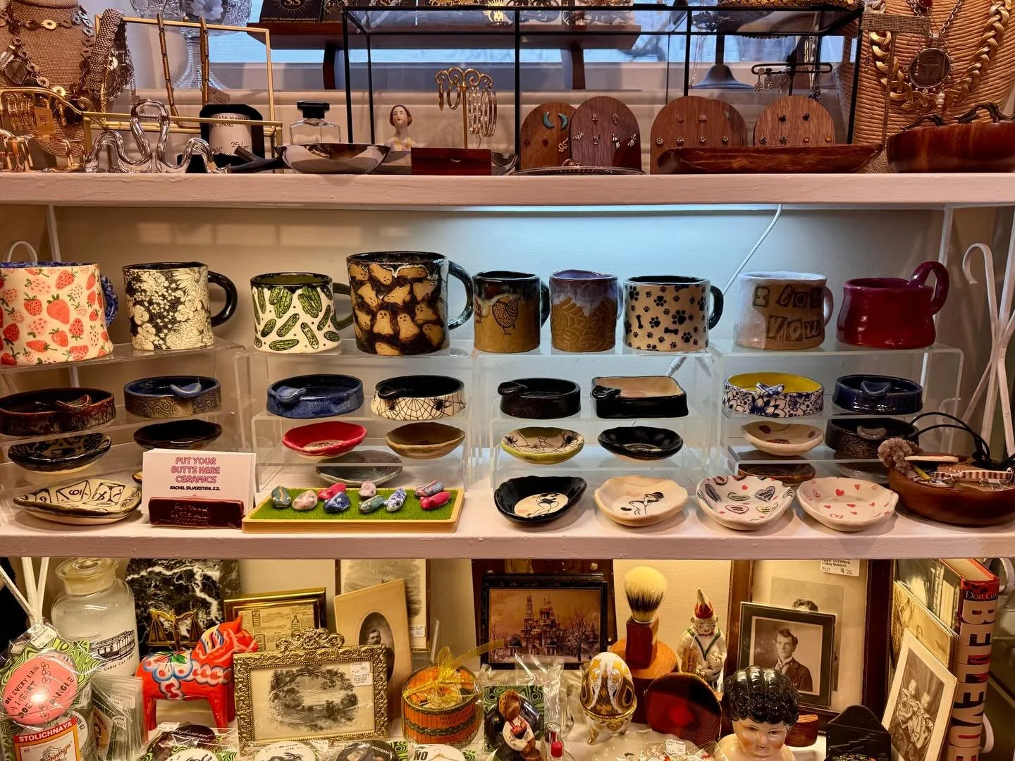 Valentine&rsquo;s Day drop is here!! Shelf update over at @witandwhim 😌 

#pottery #ceramics #ceramicist #handbuiltceramics #handbuiltpottery