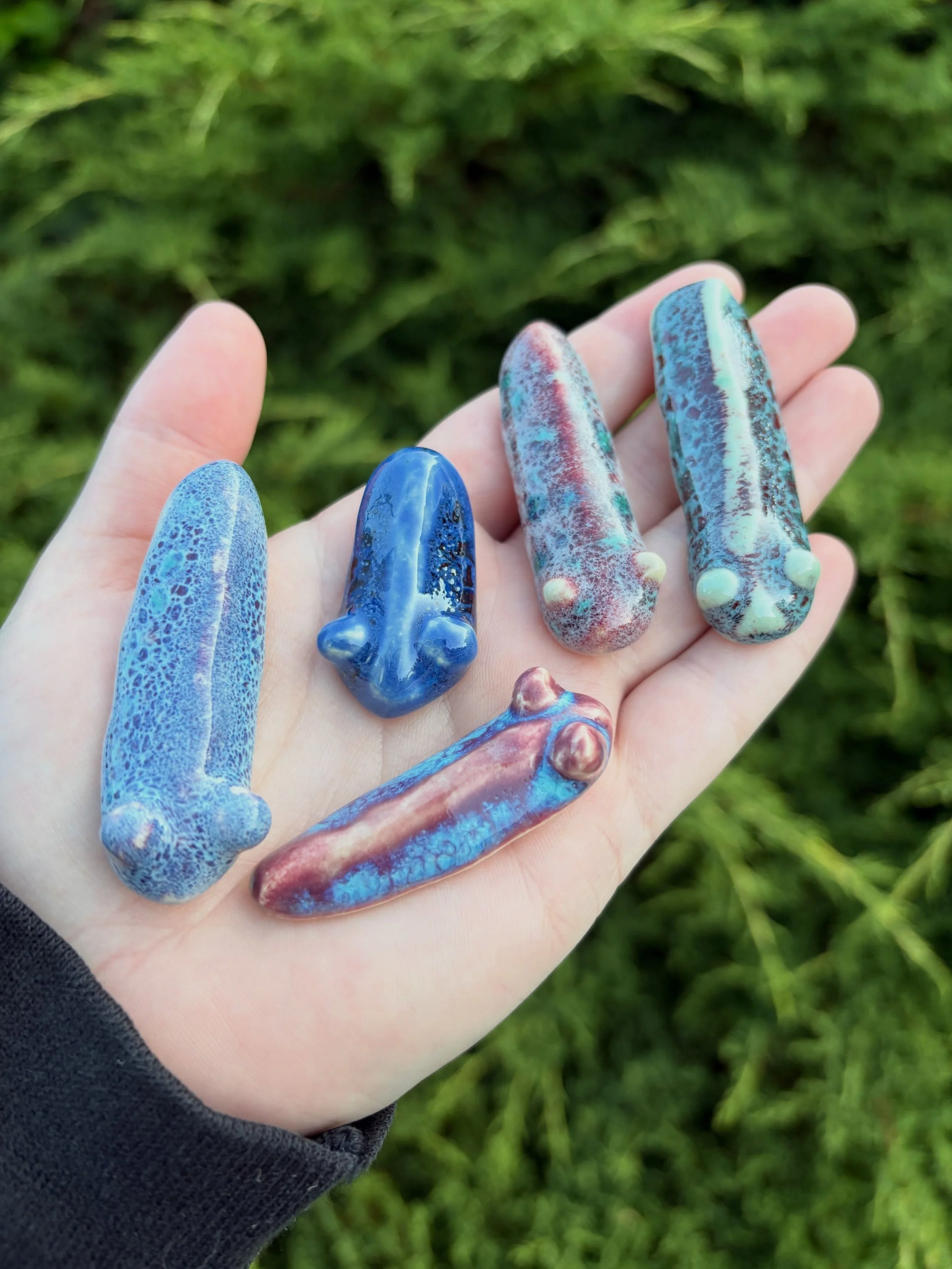 Some of the new pieces coming to @thehuntingtonflea this Sunday 7/26! Lots of dishes and a restock of my best selling slugs! Y&rsquo;all cleared me out of them! See you Sunday 🫡

Reminder that I have lots of pottery on my website to check out if you