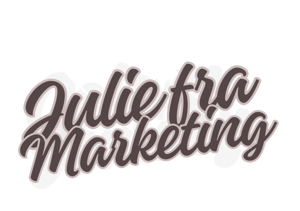 Tekst der siger 'Juliefra Marketing' med et baggrundsdesign af en planet og stjerner.