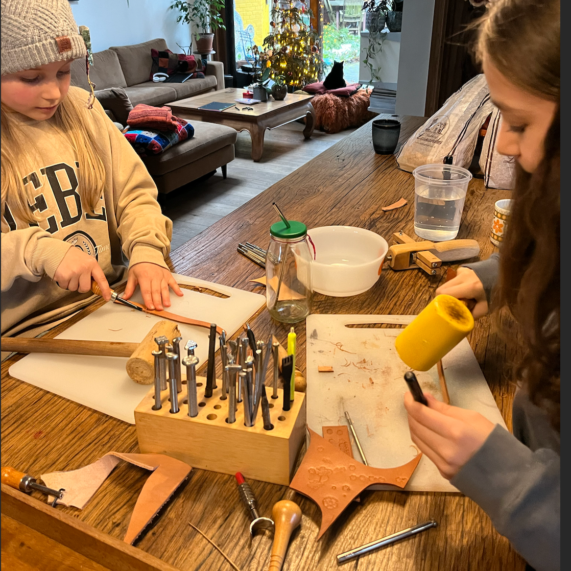 8-12j Kampje : CRAFTS &amp; SKILLS - creatief/ambachtelijk