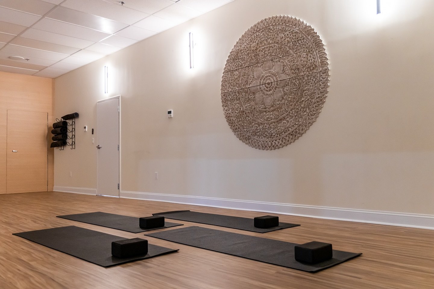 Your sign to finally sign up for hot yoga this December&hellip;

As the holiday hustle takes over and the winter chill sets in, there&rsquo;s no better way to warm up and recharge than with a hot yoga class. 🌡️✨

🔥 Why hot yoga?
	&bull;	Warm your b