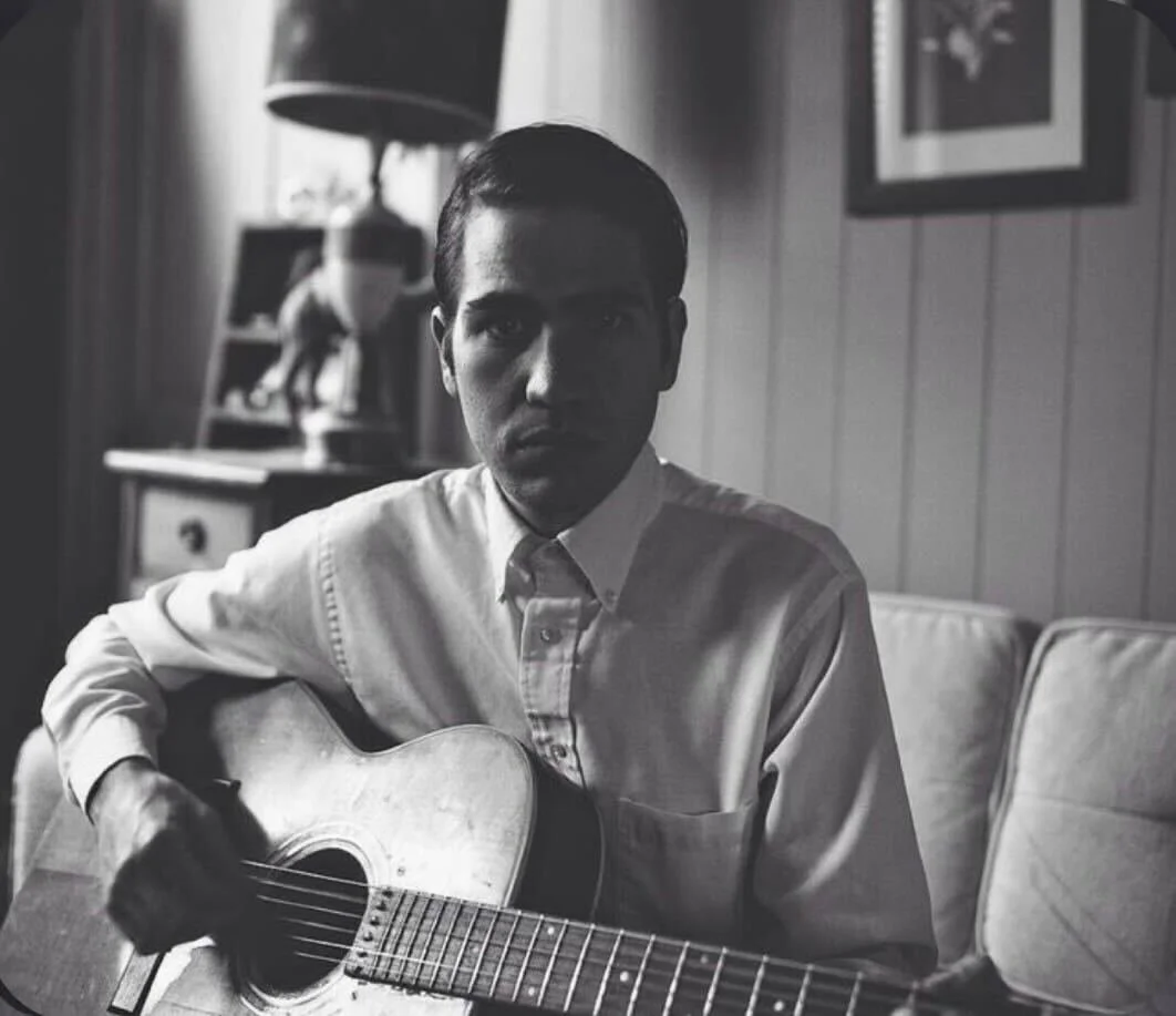 Live Music: Avi Jacob