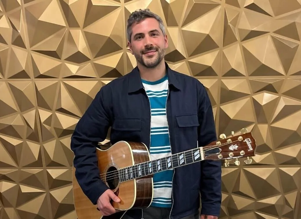 Live Music: Danilo Henriquez