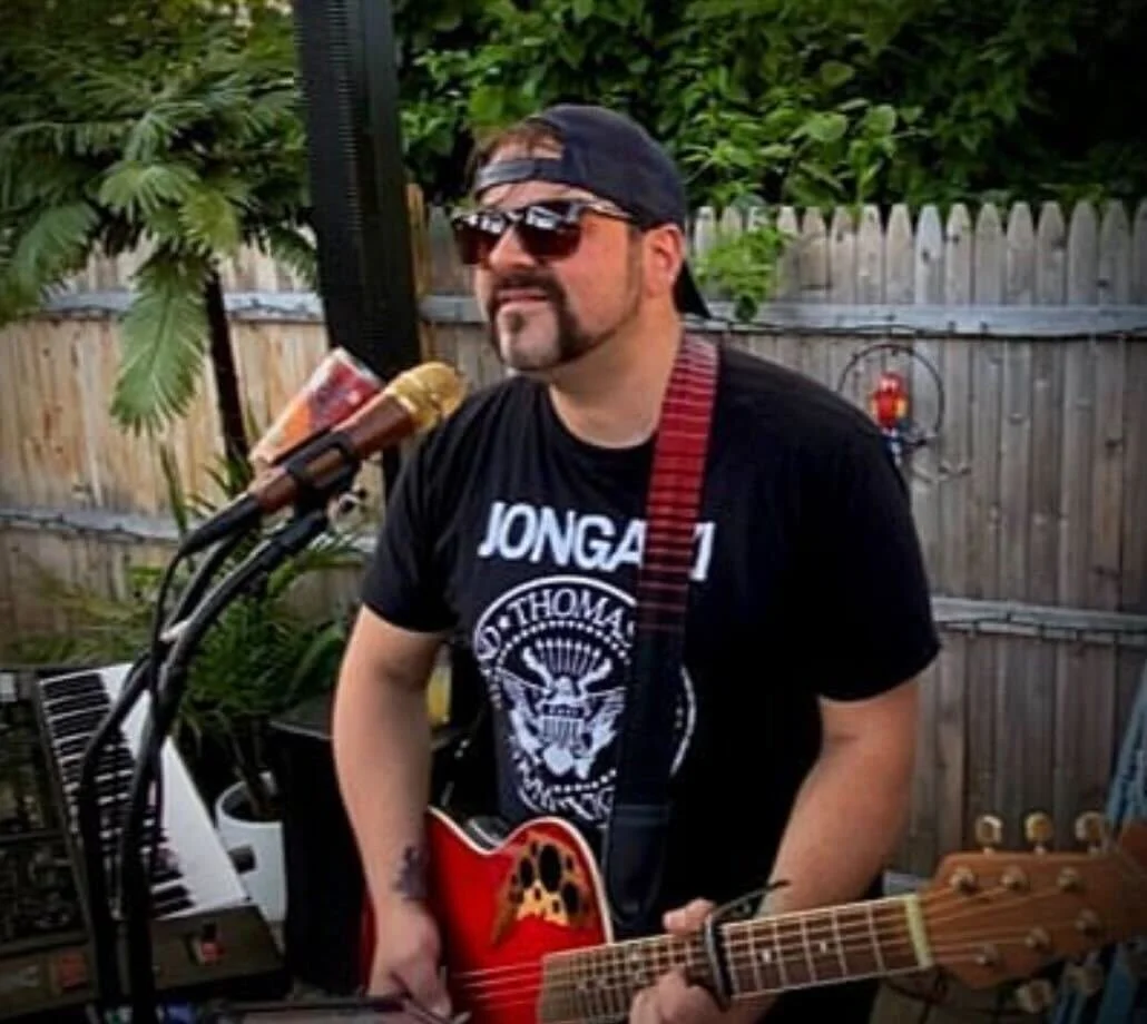 Live Music: Frank Foot