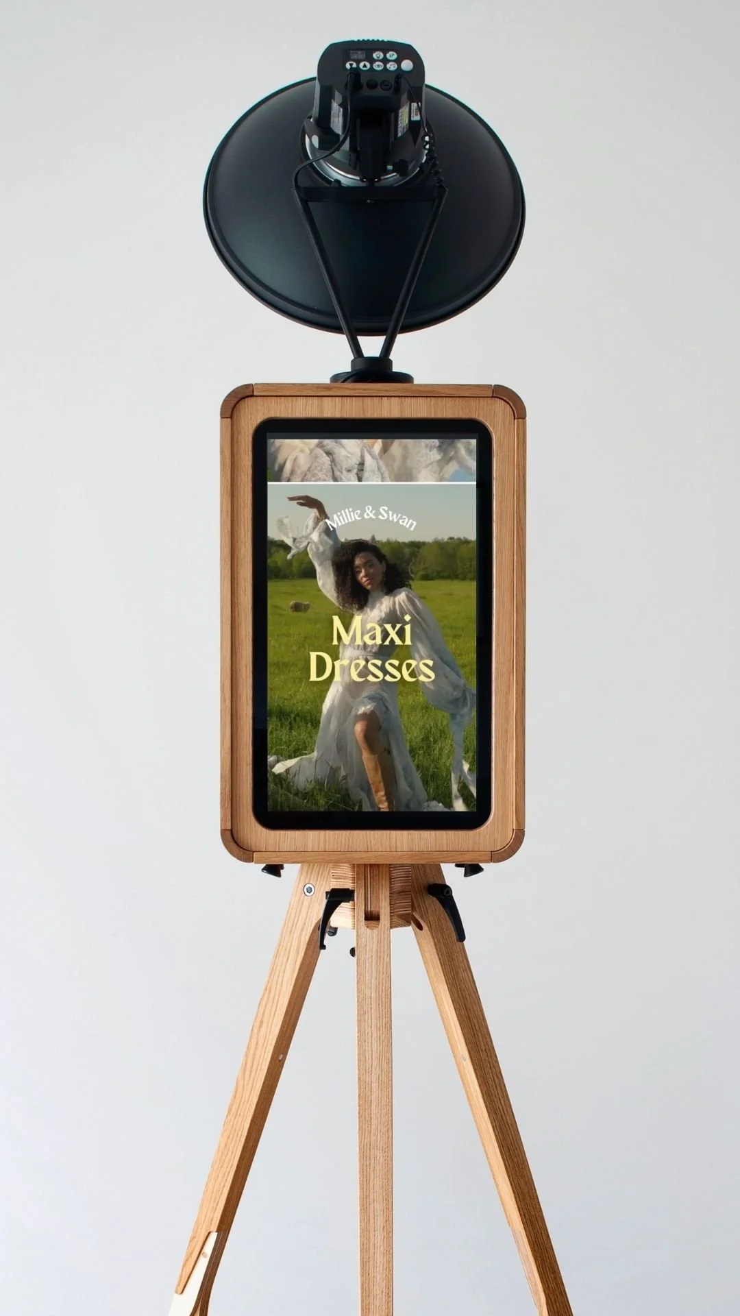 Everybooth_ICON Rear Screen Branding.jpg