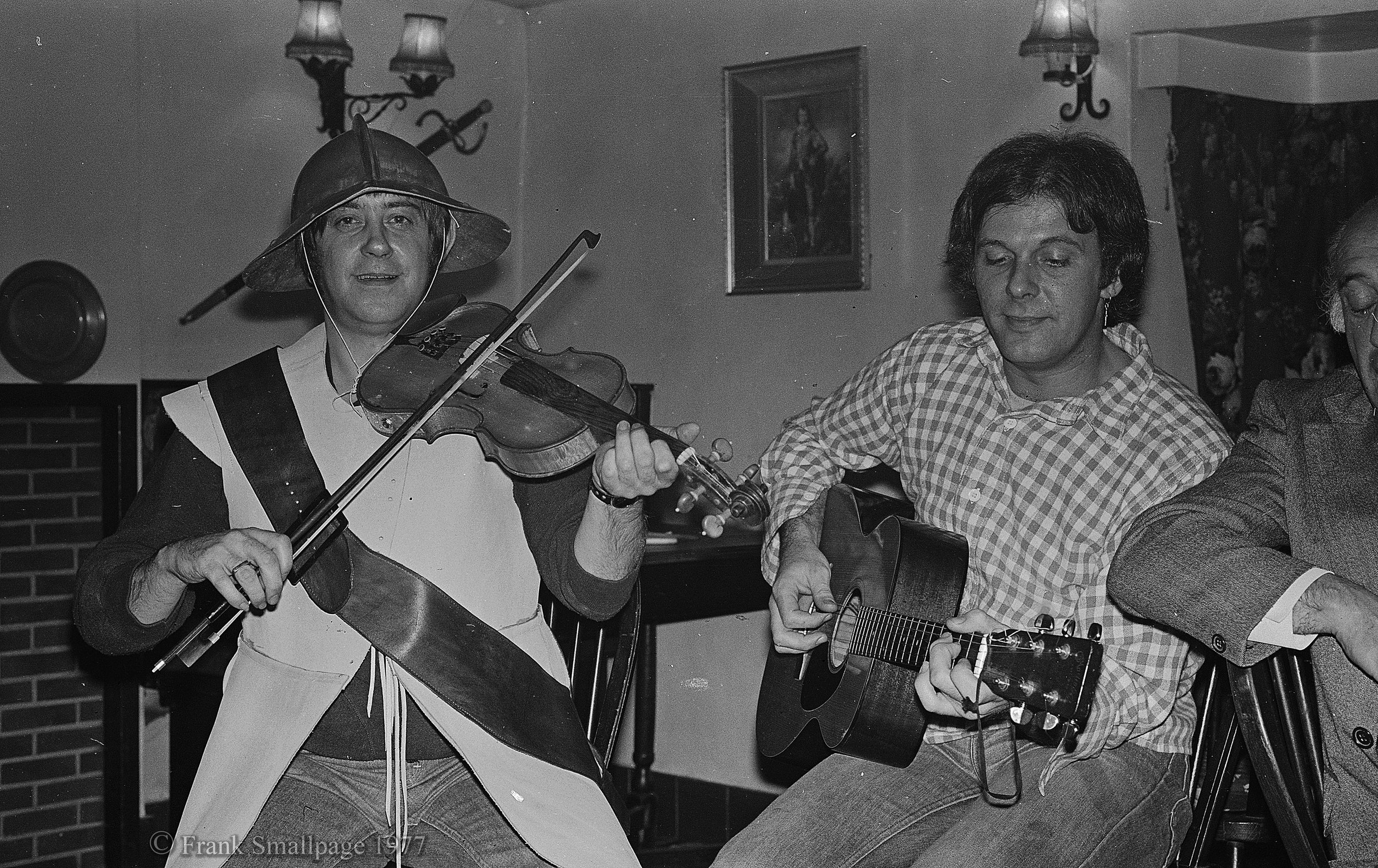 img242 1977 - dave Swarbrick and Dave Pegg - Fairport at Red Lion - Cropredy copy.jpg
