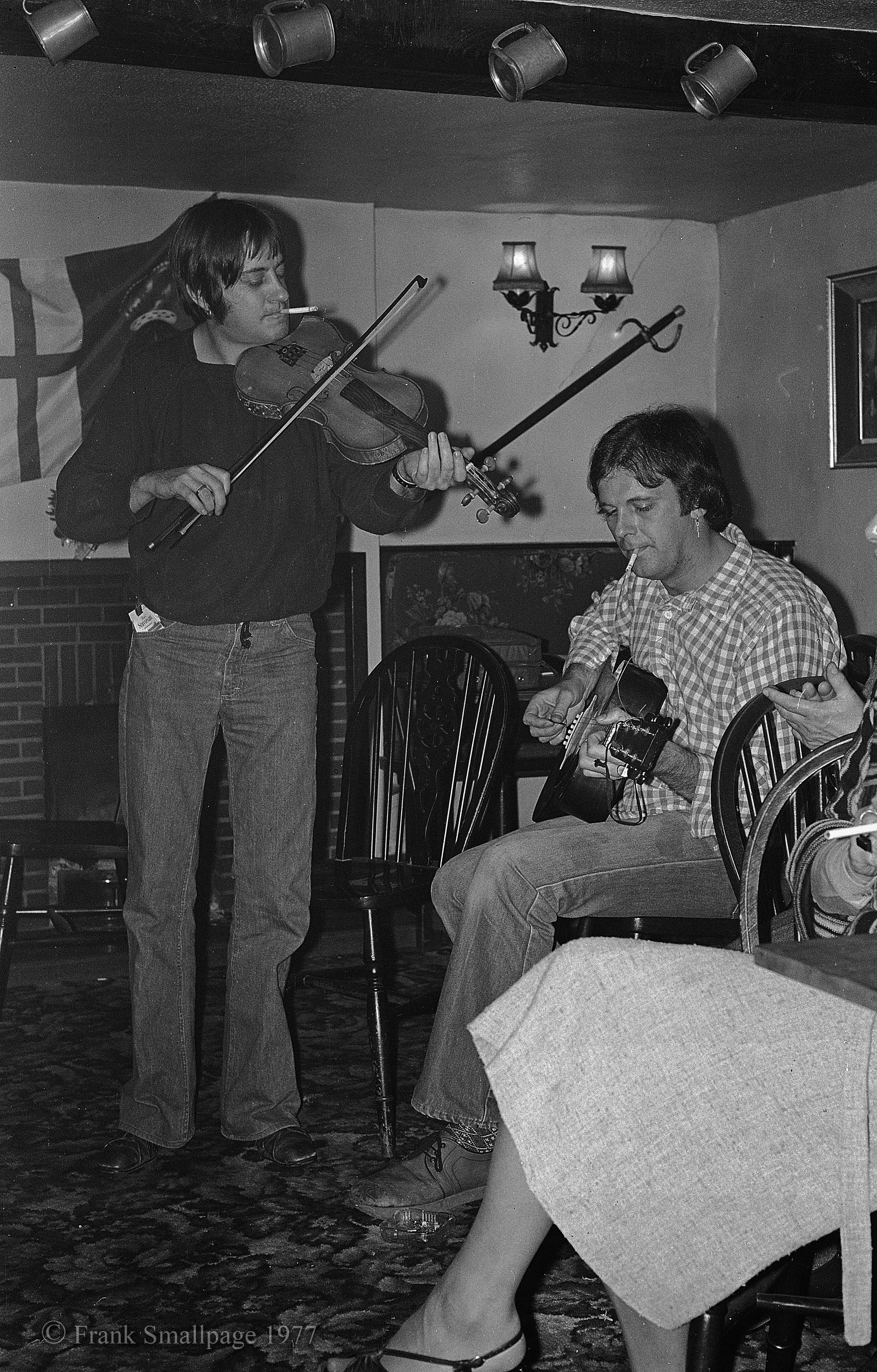 img238 1977 - dave Swarbrick and Dave Pegg - Fairport at Red Lion - Cropredy copy.jpg