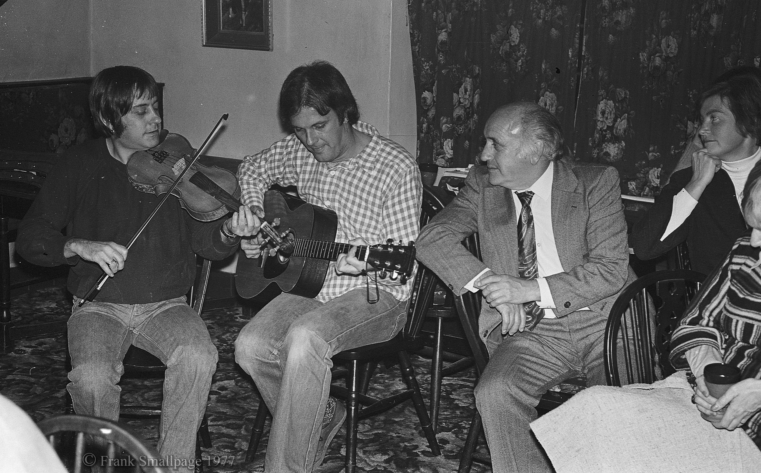 img244 1977 - dave Swarbrick and Dave Pegg - Fairport at Red Lion - Cropredy copy.jpg