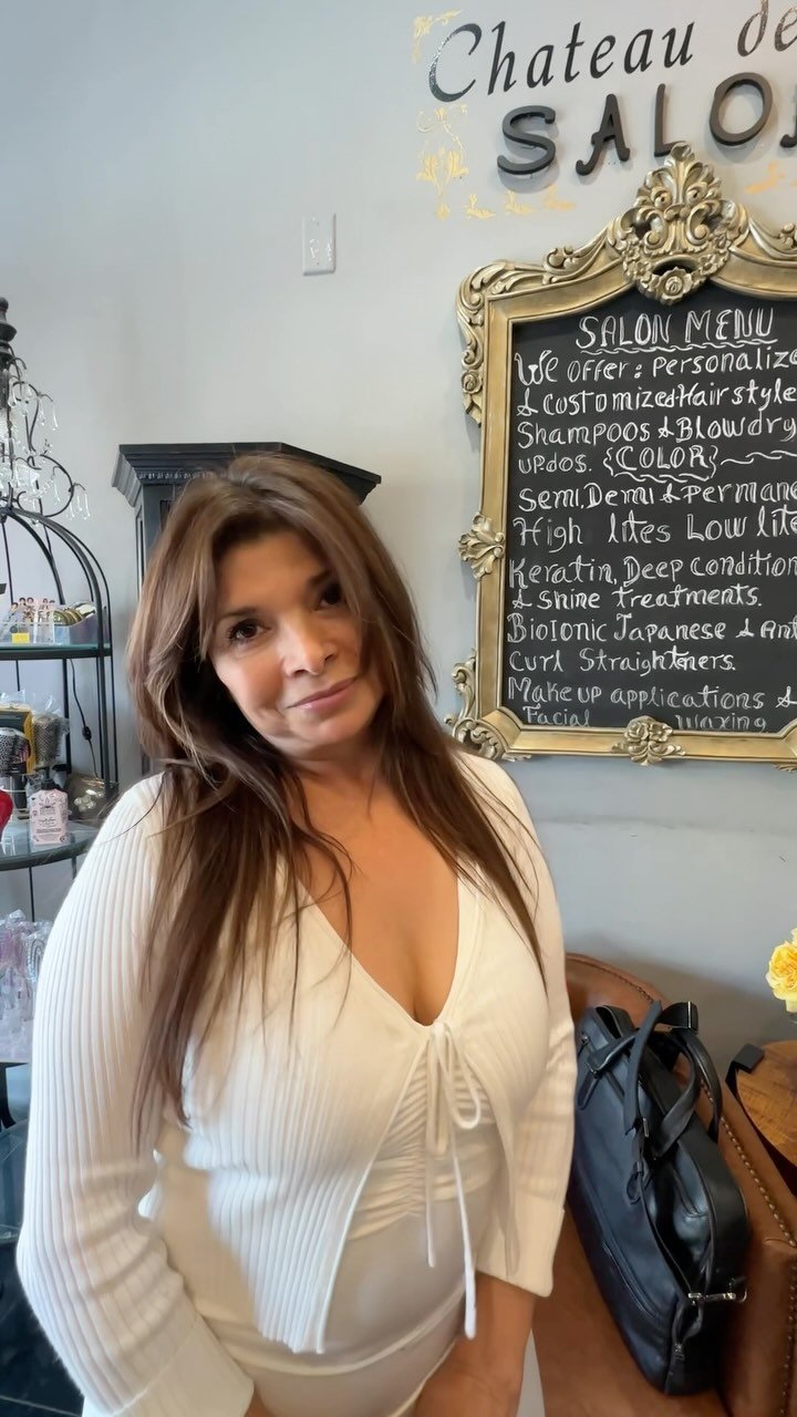 Let’s dive into our Salon Menu 🪮💆🏽‍♀️💇🏼‍♀️ at Chateau de M ⚜️
#chateau #deM #keratintreatments #color #highlights #lowlights #haircolor #hairsalon #hairsalontampa #salontampa #tampasalon #haircare #southtampa #southtampasalon #ta