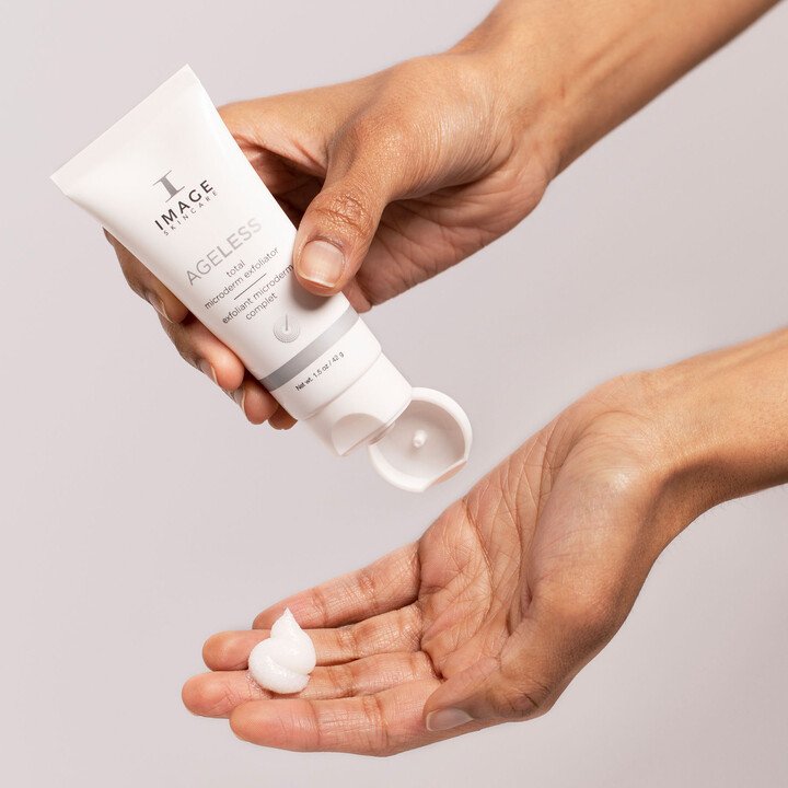 AGELESS-TOTAL-MICRODERM-EXFOLIATOR-PDP-R04-720x720-1af57fd7-fefd-4c38-9065-098f1b10b9c9.jpg
