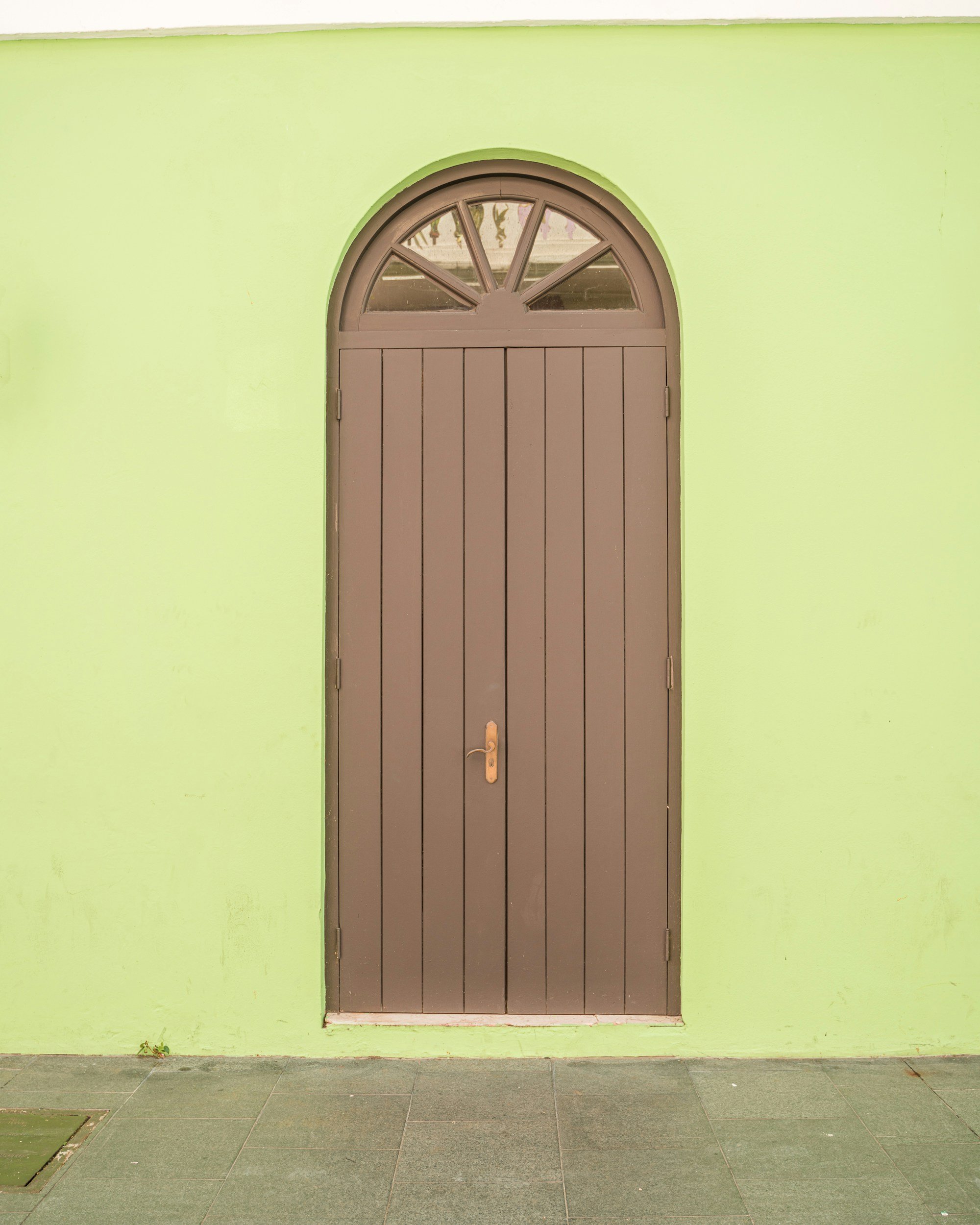 Green door in San Juan